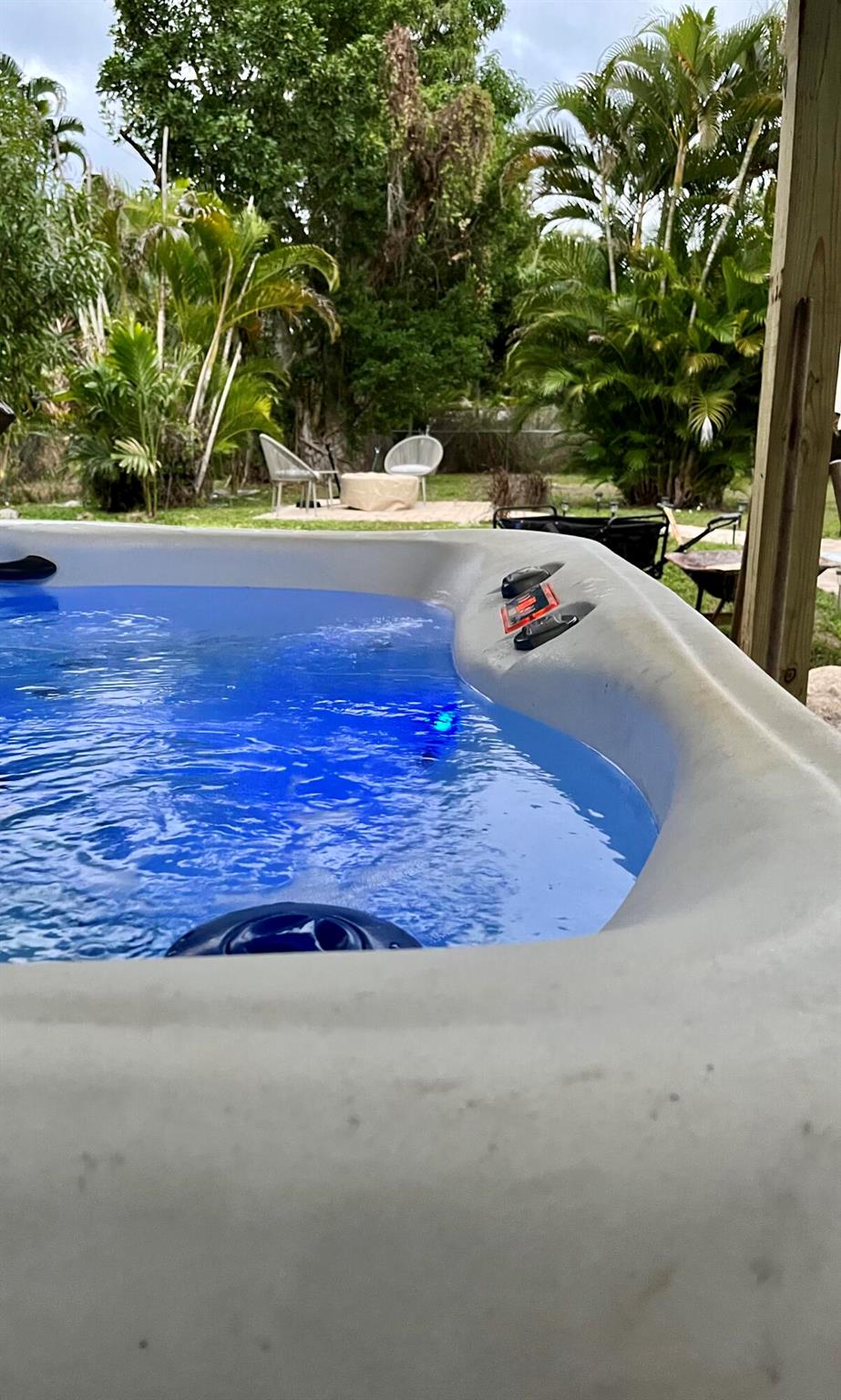 LAKESIDE POINT - Residential Lease