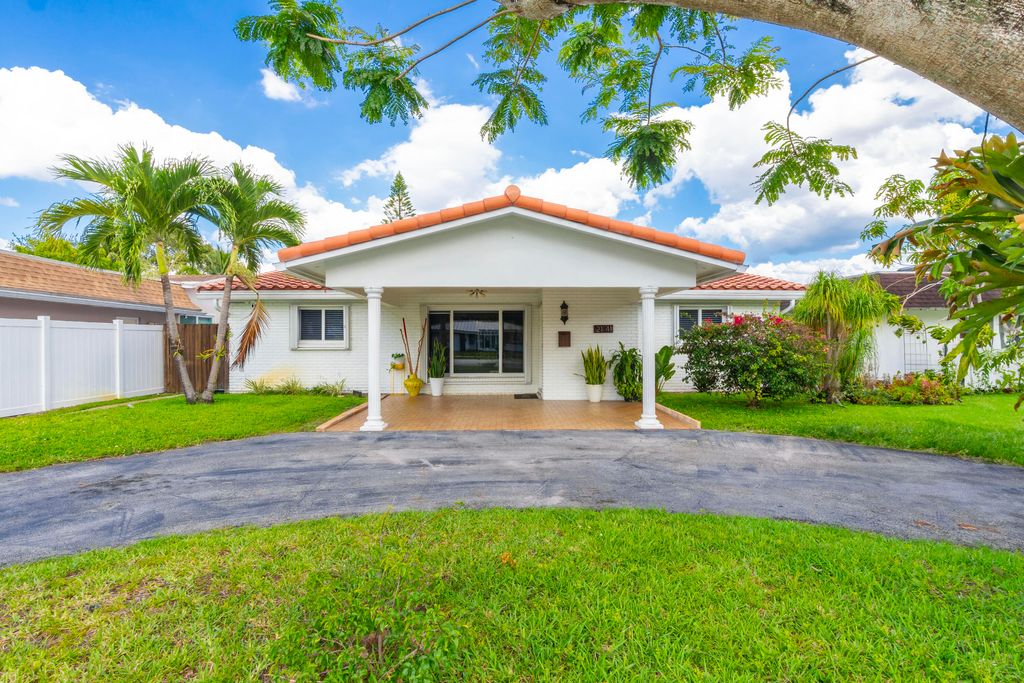 Photo of 2141 N 56th Avenue, Hollywood, FL 33021 (MLS # B26030166)