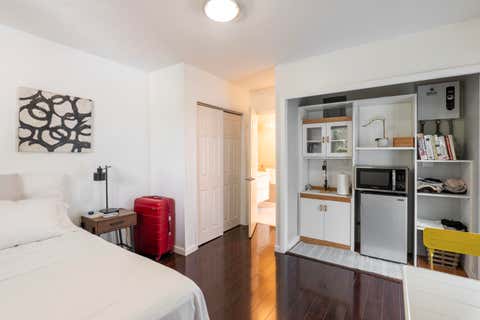 Tiny photo for 2141 N 56th Avenue, Hollywood, FL 33021 (MLS # B26030166)