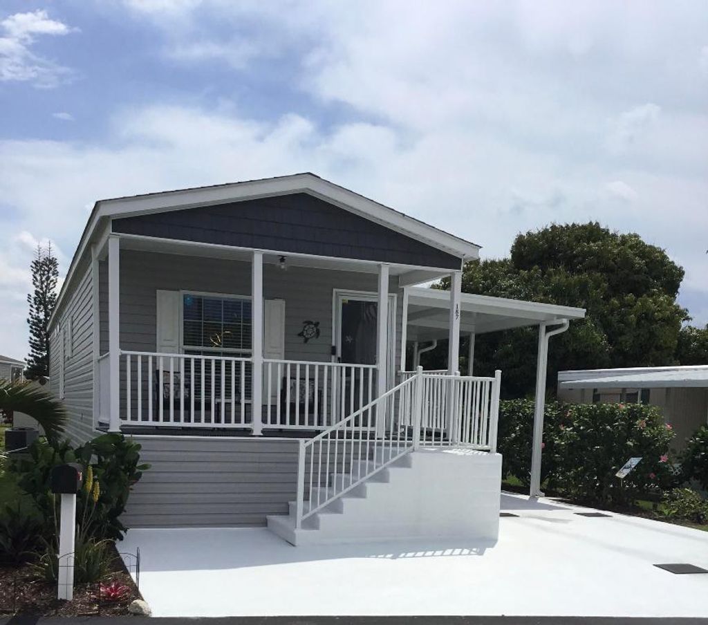 Photo of 187 Cardinal Avenue, Fort Pierce, FL 34982 (MLS # R11075681)