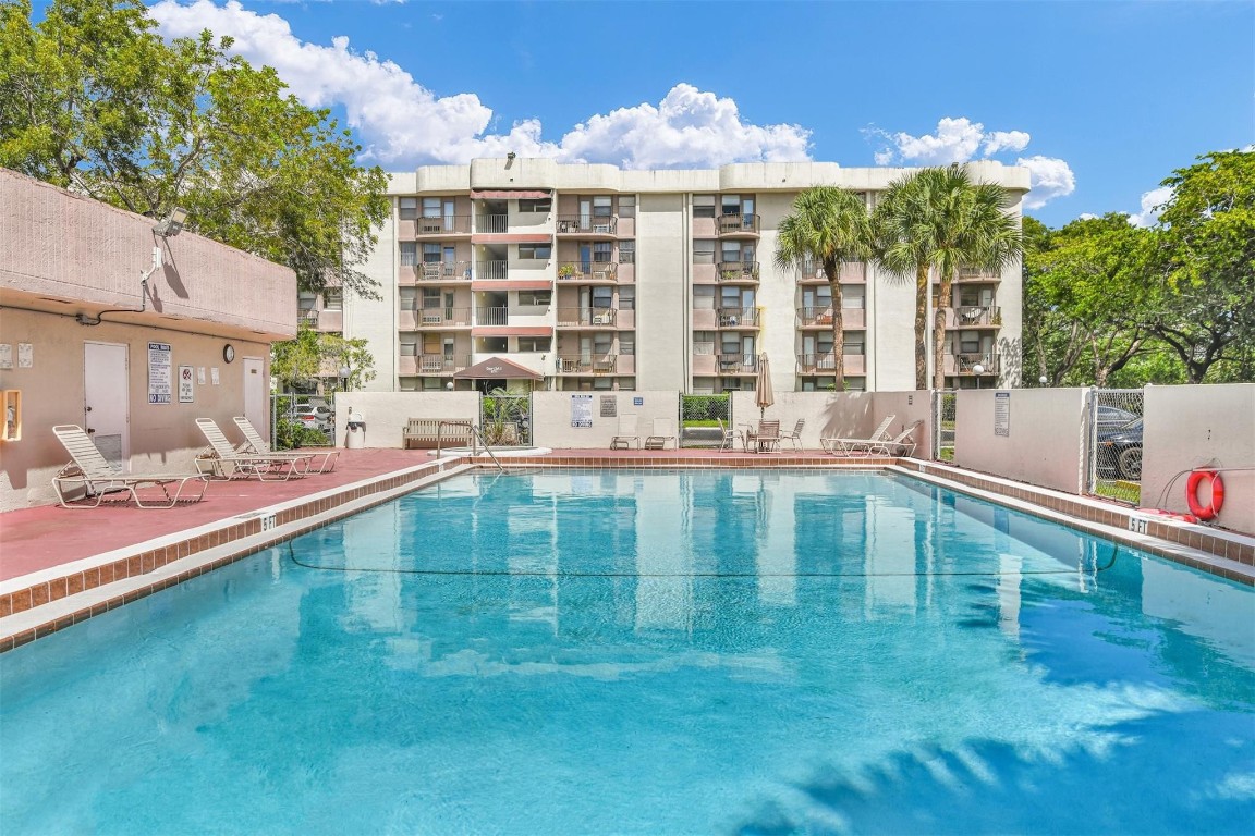 CORAL SPRINGS TOWER CLUB - Residential