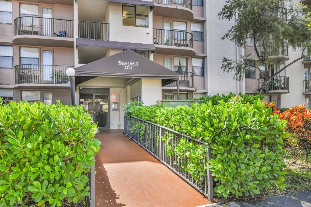 Photo of 2701 Riverside Drive #305-b, Coral Springs, FL 33065 (MLS # F10529596)