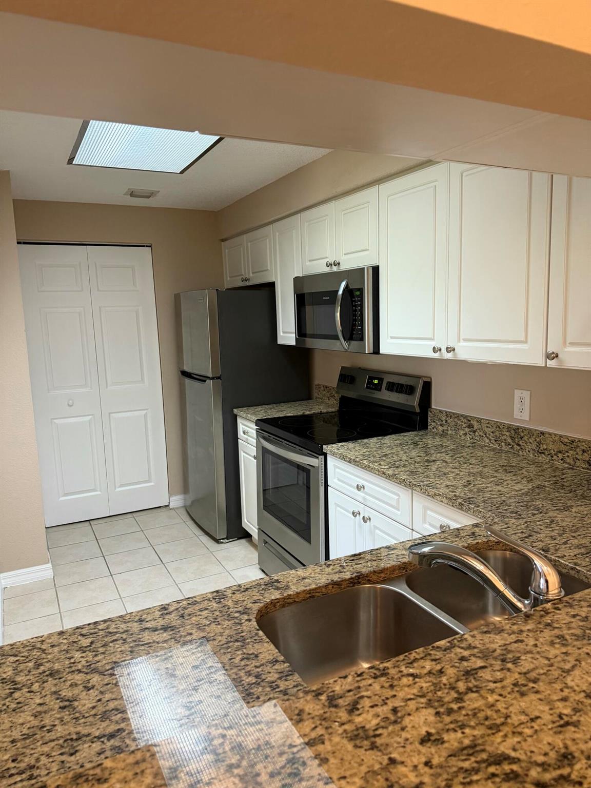 SAN MATERA THE GARDENS CO - Residential Lease