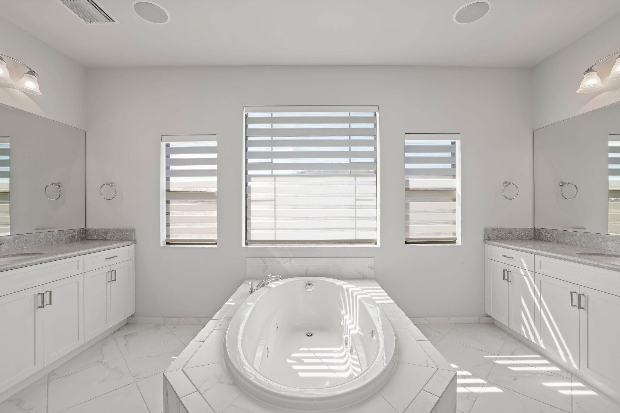 ROYAL PALM POLO - Residential