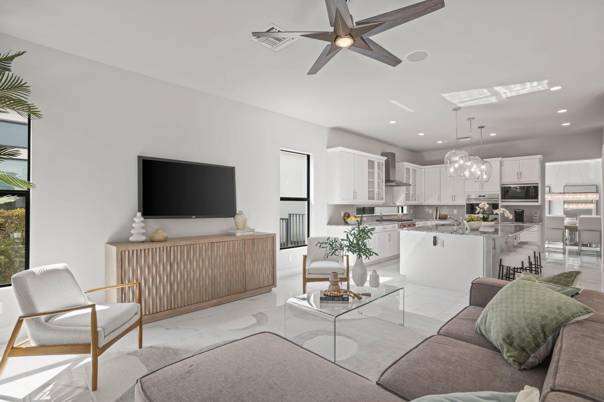 ROYAL PALM POLO - Residential