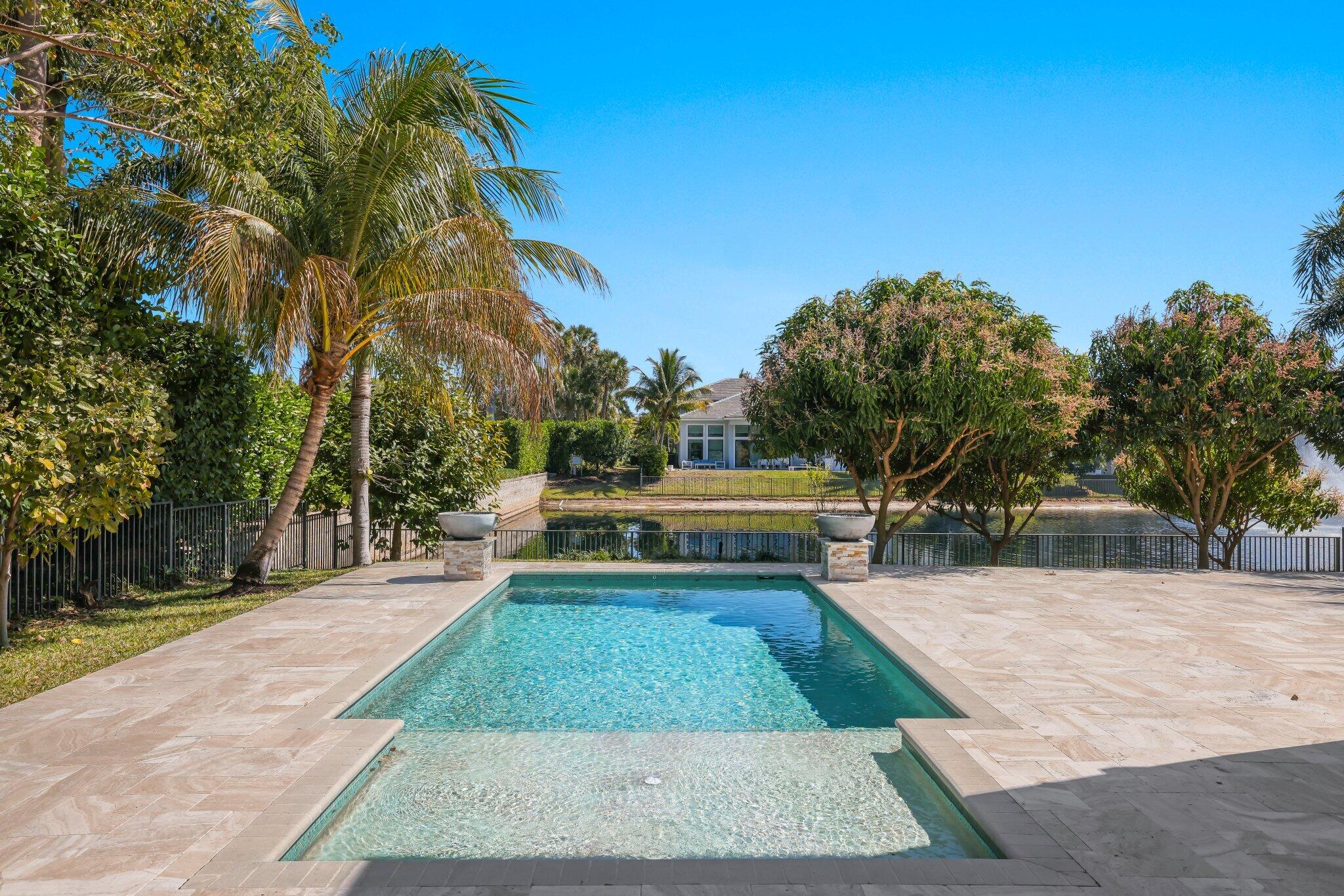 ROYAL PALM POLO - Residential