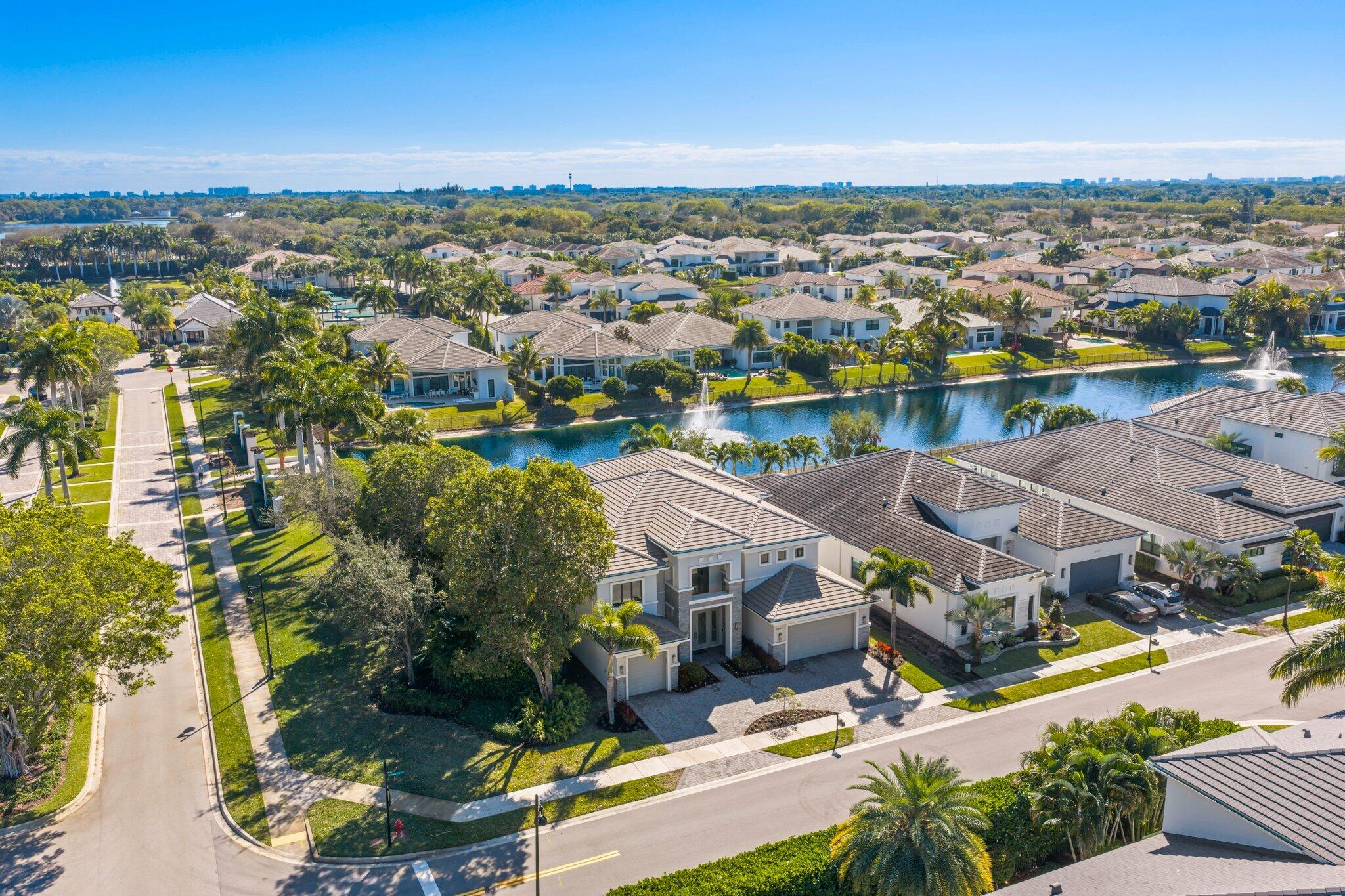 ROYAL PALM POLO - Residential