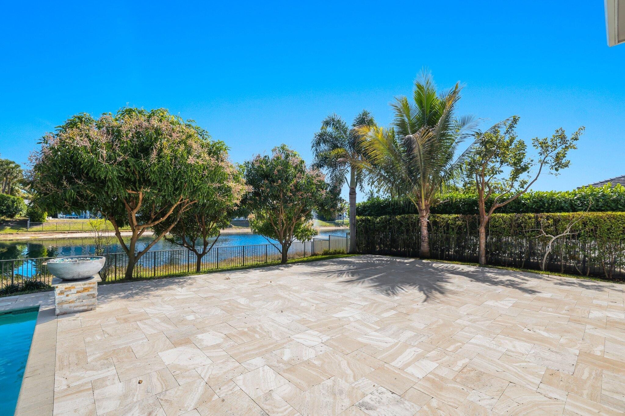 ROYAL PALM POLO - Residential