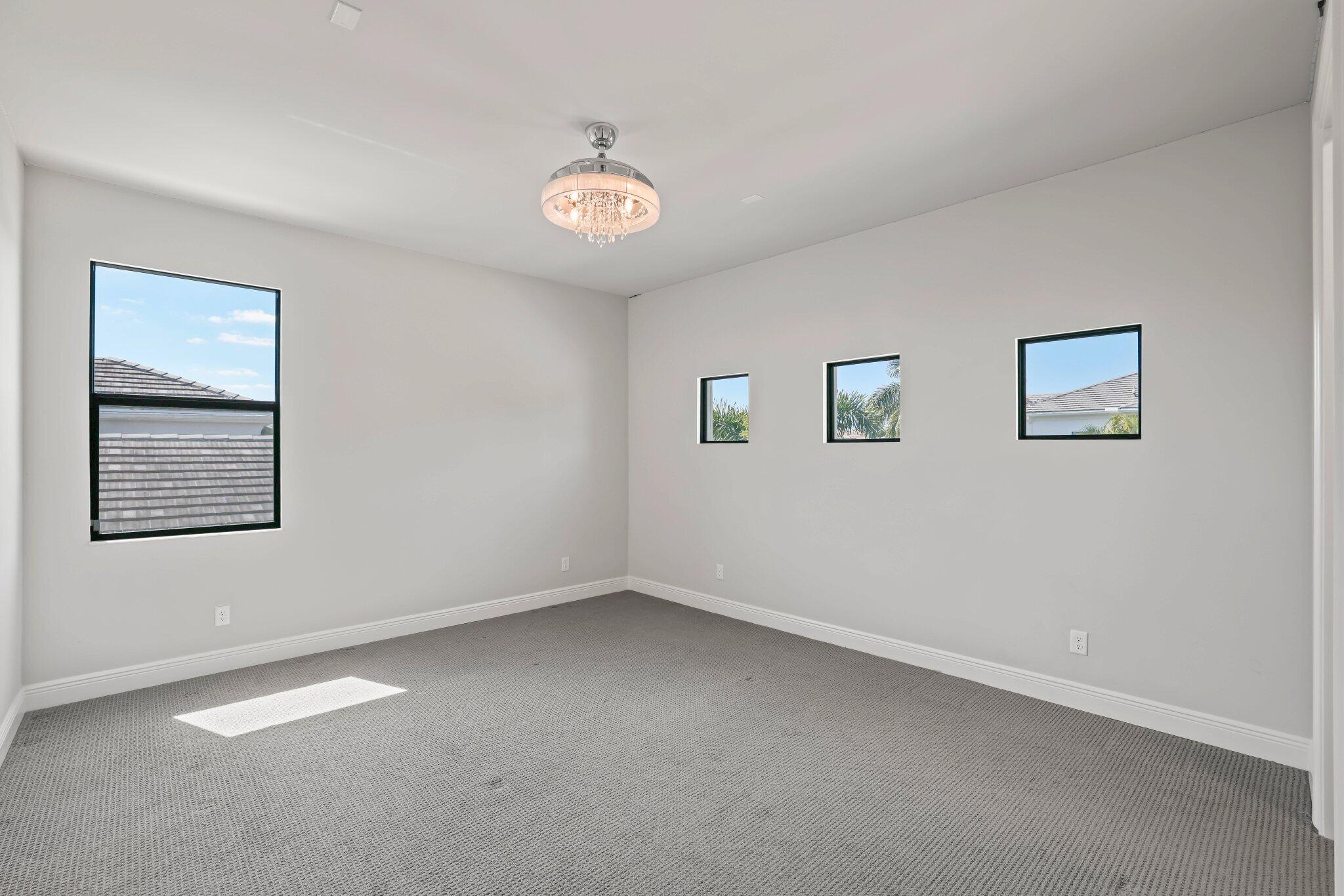 ROYAL PALM POLO - Residential