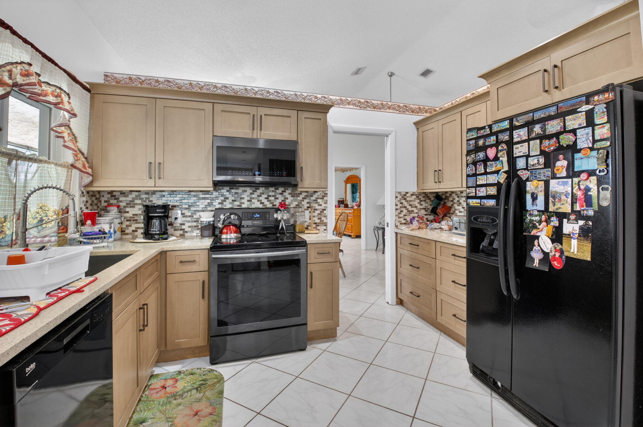 LAKES OF LANTANA - Residential