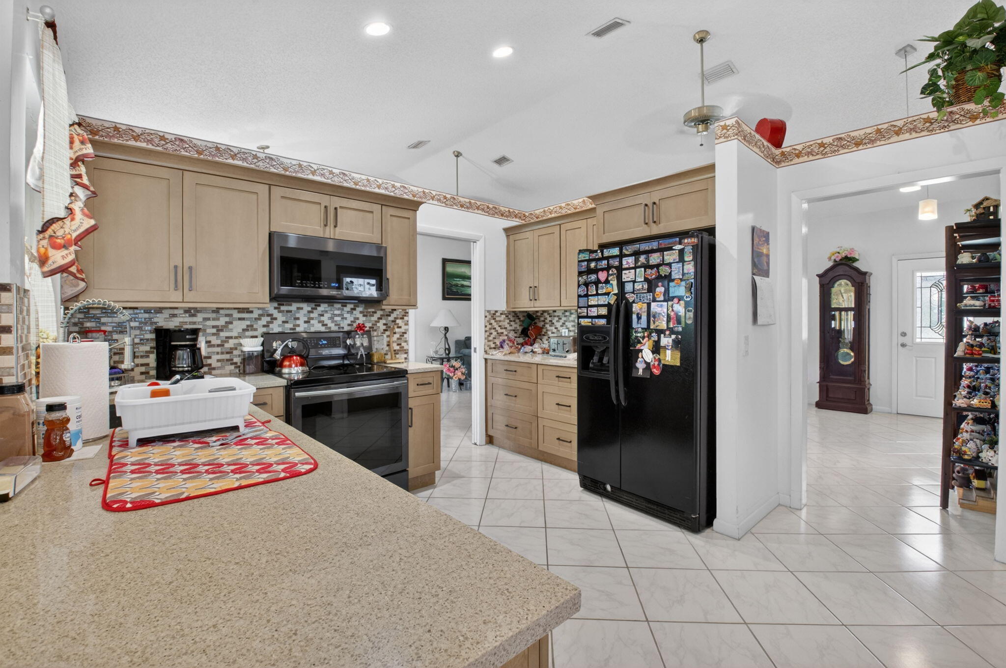 LAKES OF LANTANA - Residential