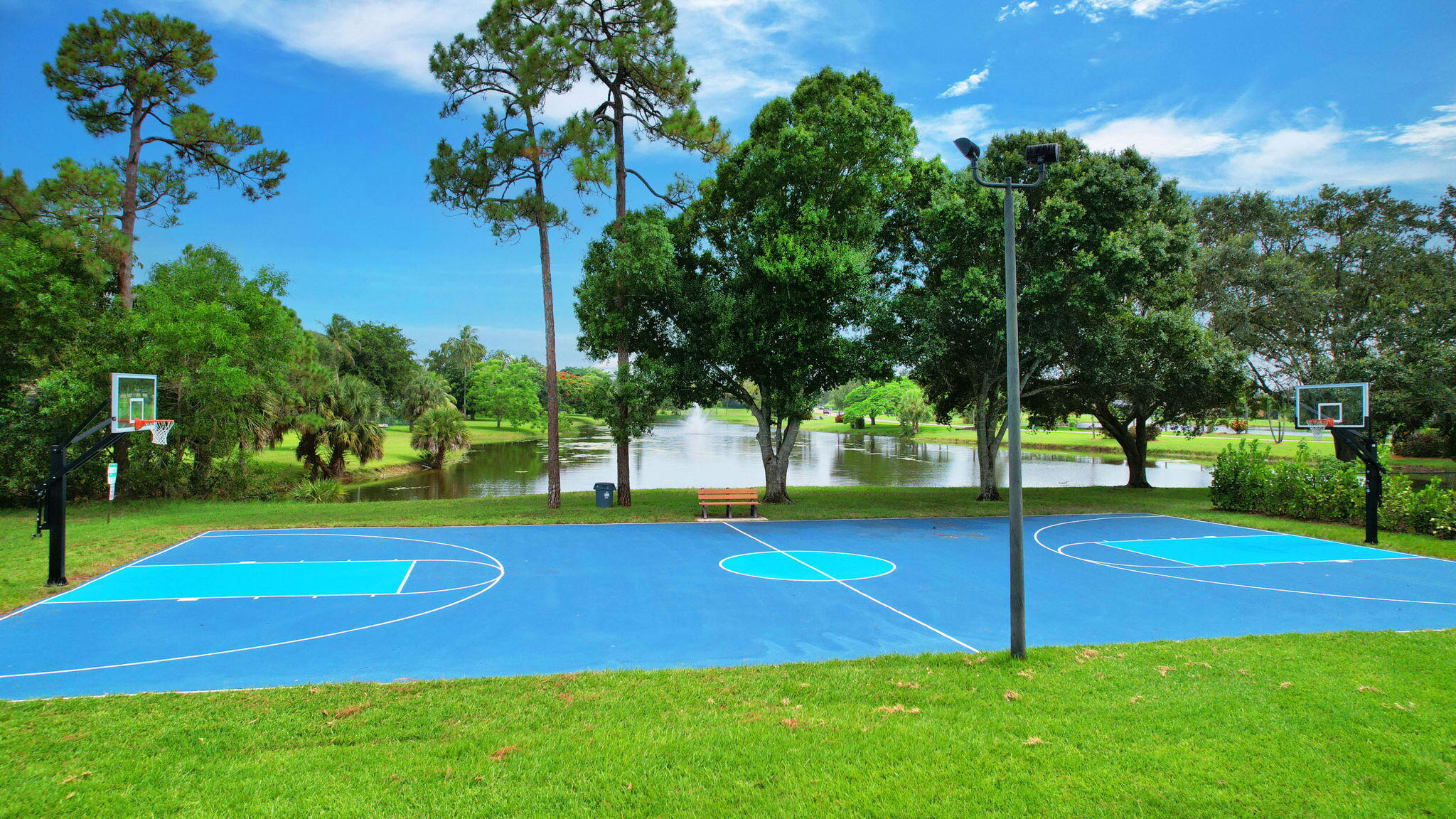 LAKES OF LANTANA - Residential