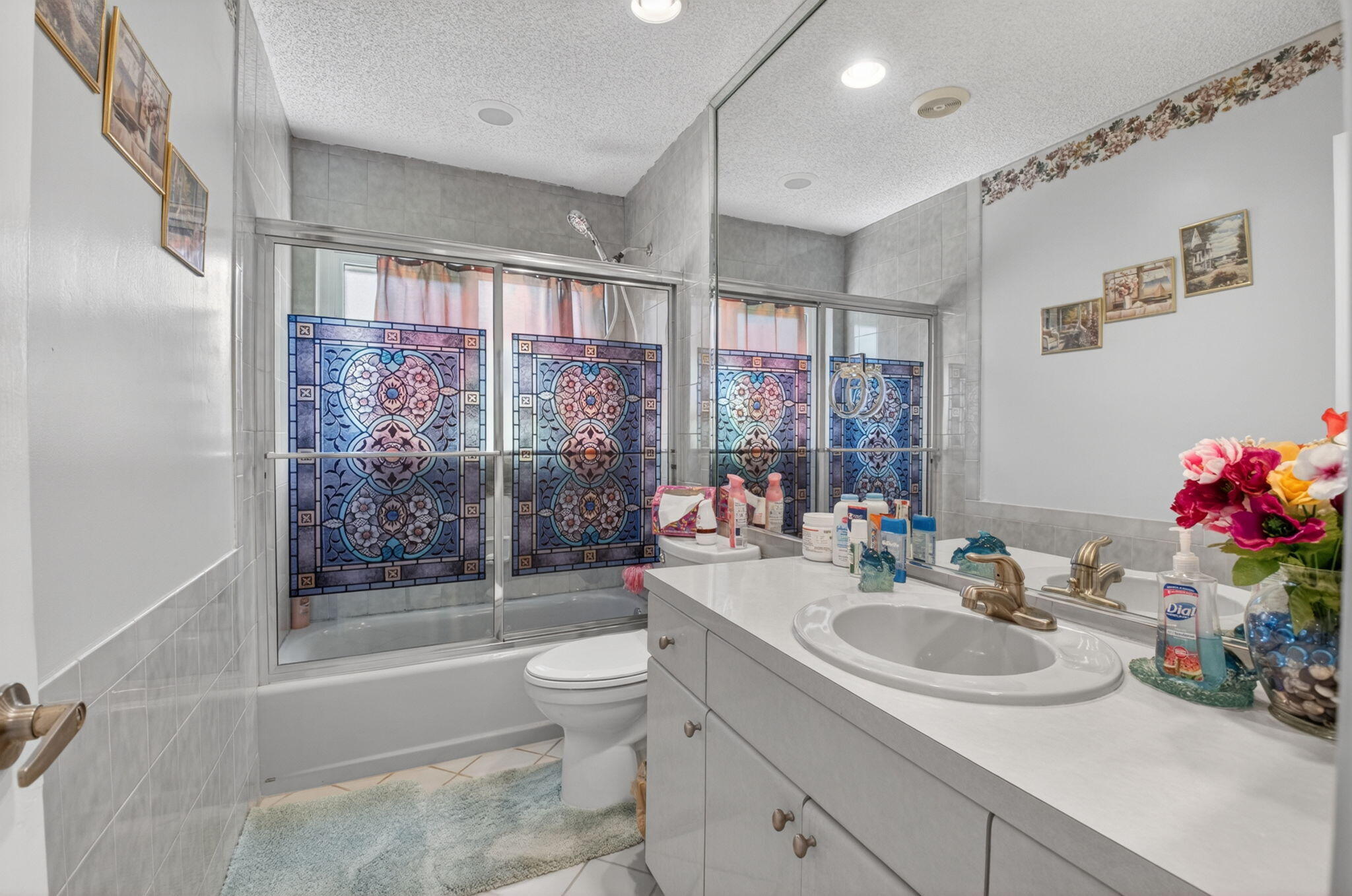 LAKES OF LANTANA - Residential