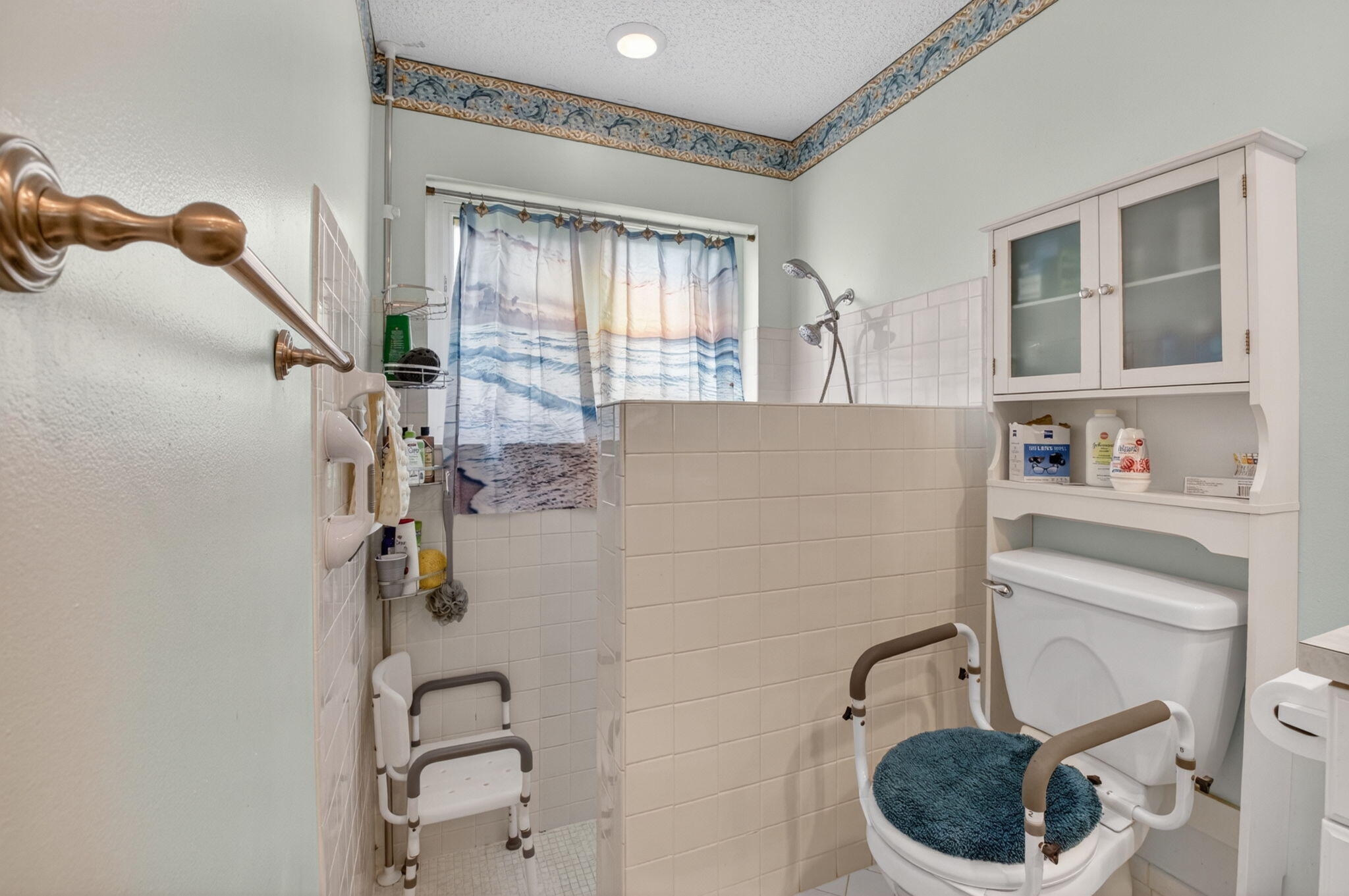 LAKES OF LANTANA - Residential