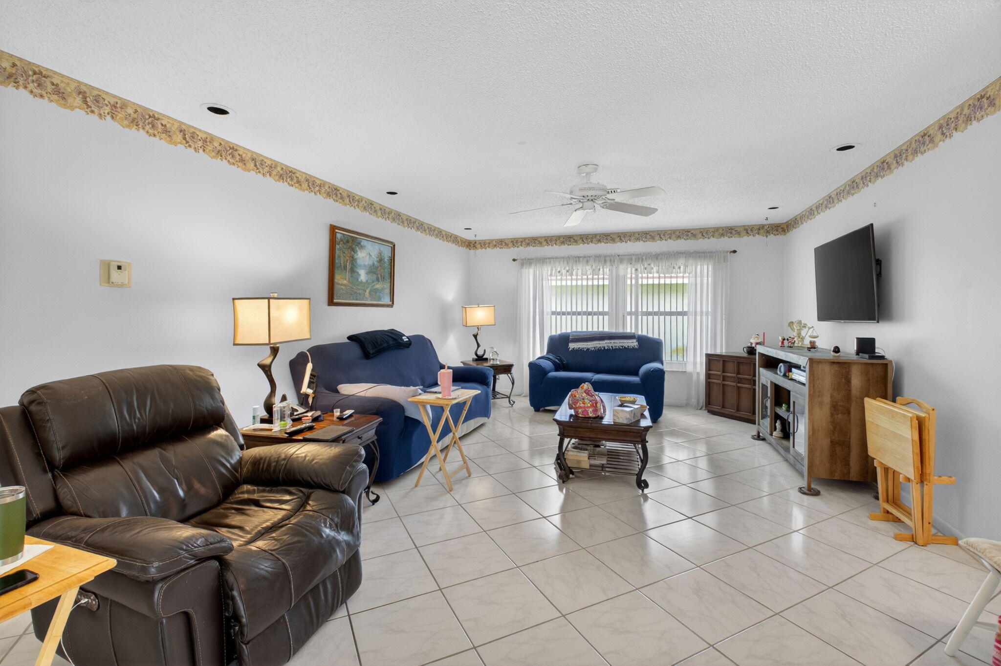 LAKES OF LANTANA - Residential