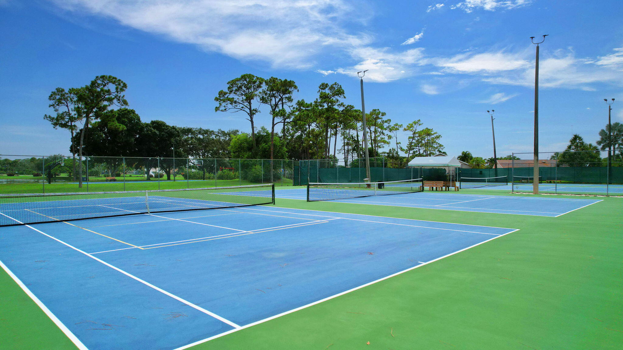 LAKES OF LANTANA - Residential