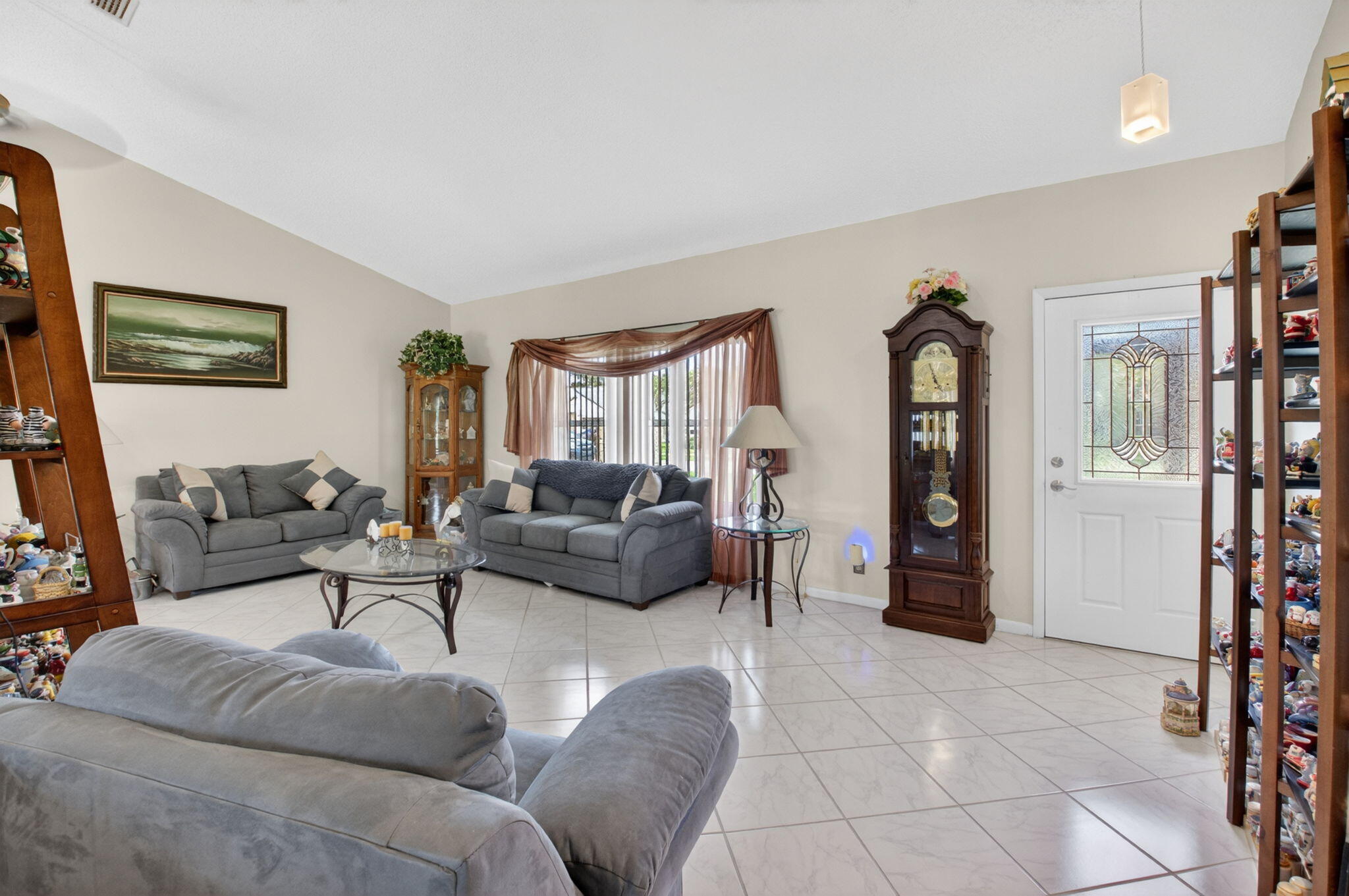 LAKES OF LANTANA - Residential