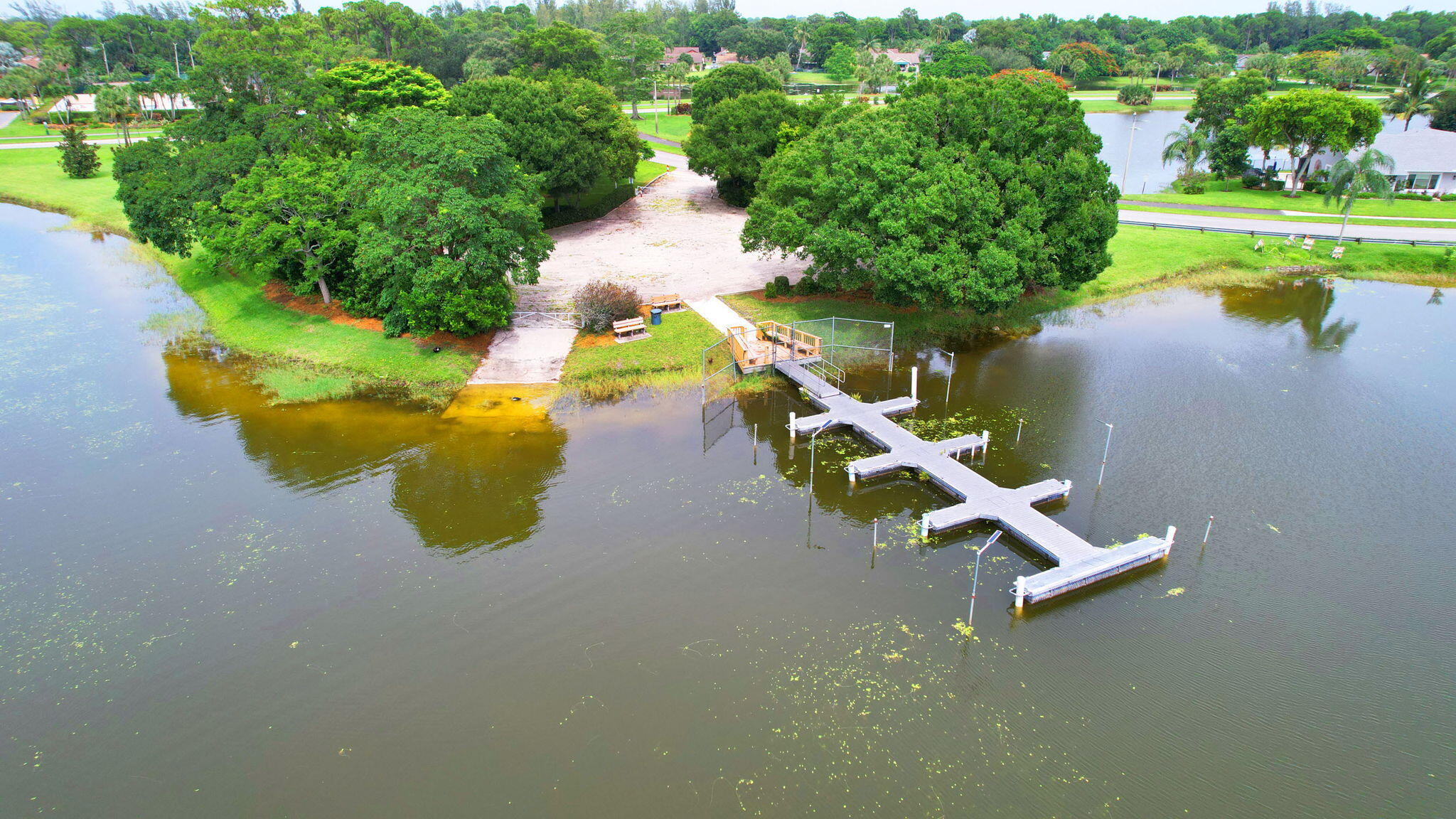LAKES OF LANTANA - Residential