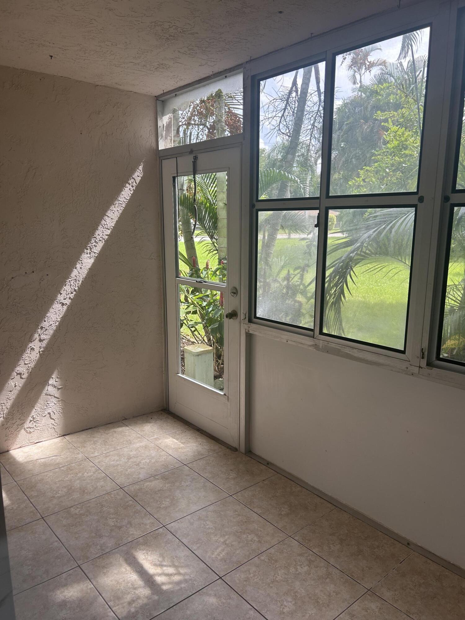 VILLAGES OF ORIOLE ABBEY CONDO - Residential Lease