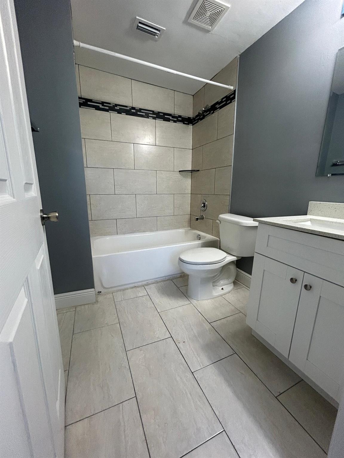 1401 Division Avenue 105