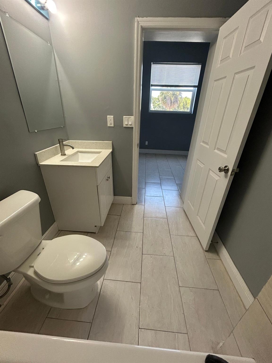 1401 Division Avenue 105