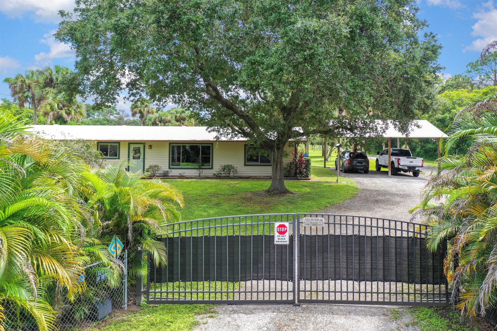 7481 SW Citrus Boulevard