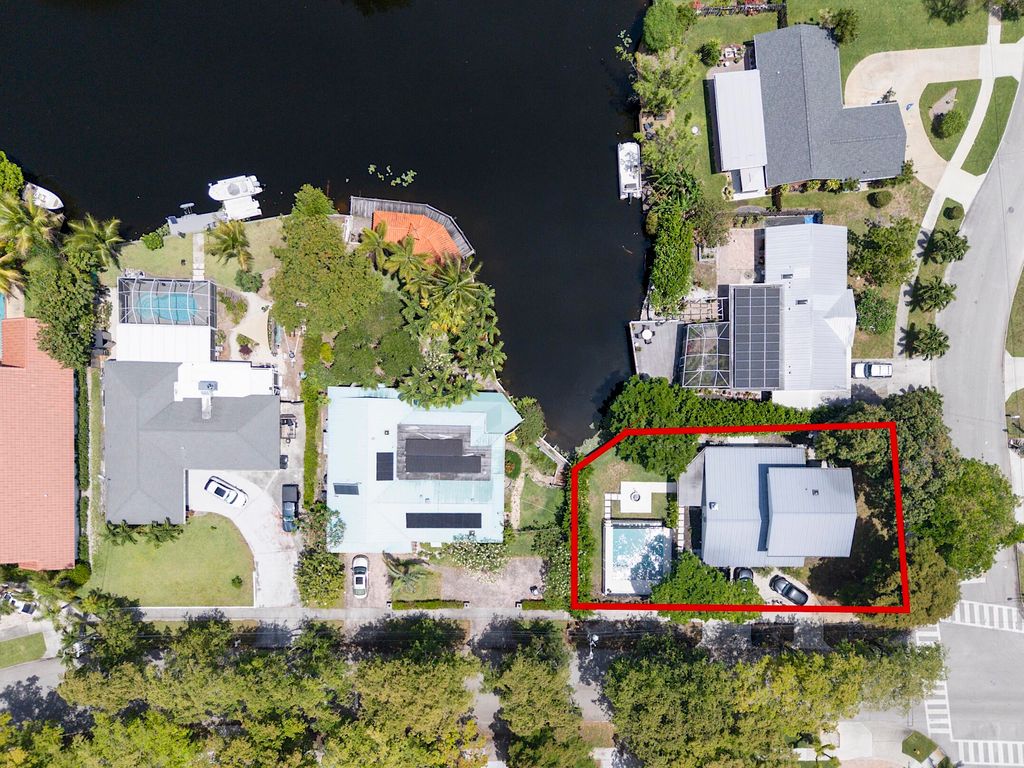 Photo of 1808 N 17th Ave Avenue N, Lake Worth Beach, FL 33460 (MLS # B26024249)