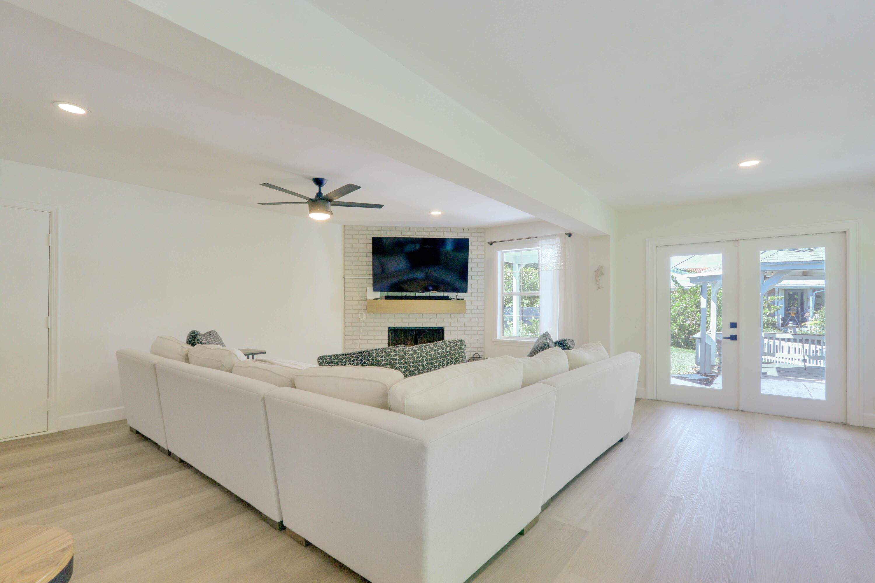 LAKE CLARKE TERR - Residential