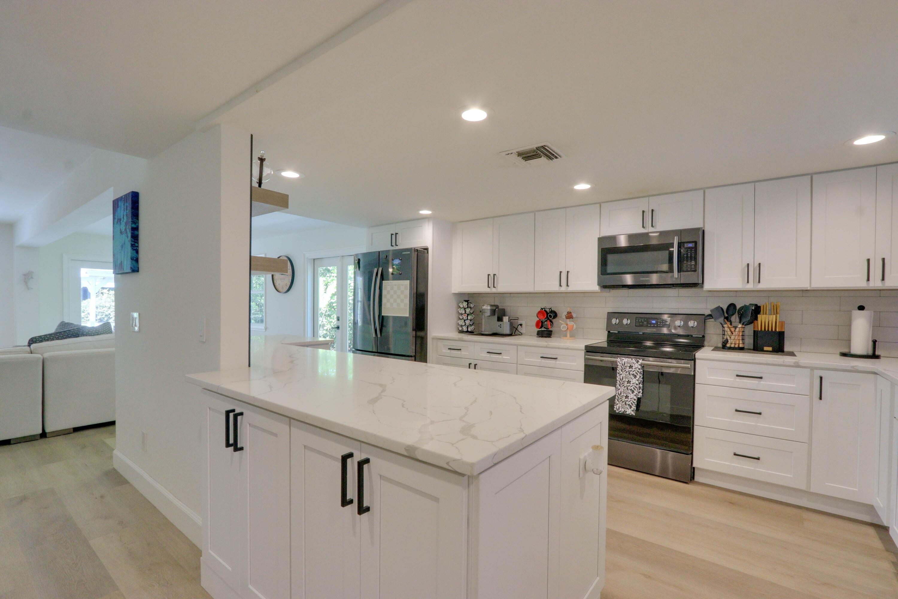 LAKE CLARKE TERR - Residential