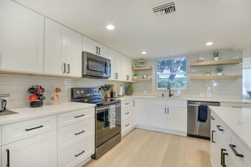 LAKE CLARKE TERR - Residential