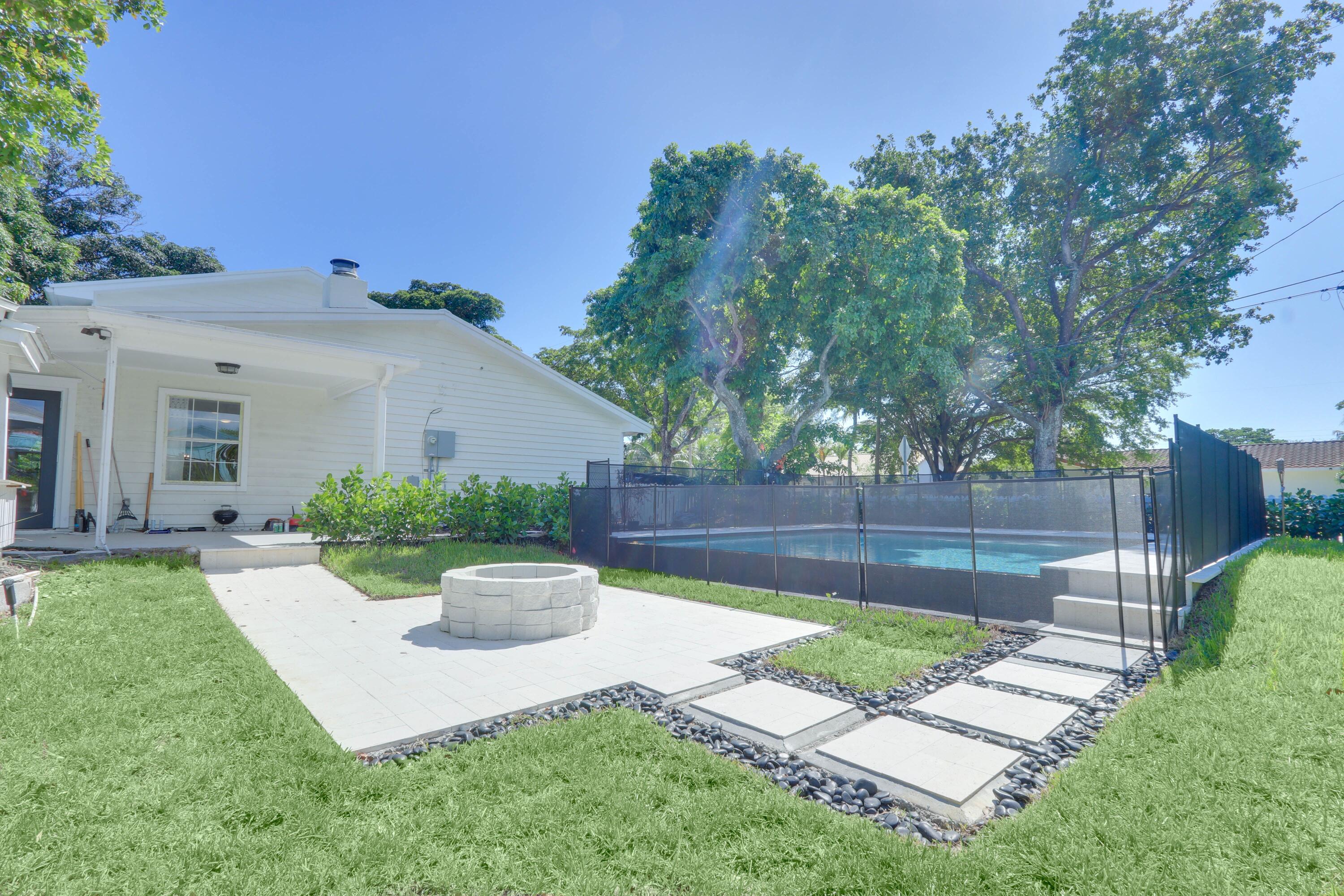 LAKE CLARKE TERR - Residential