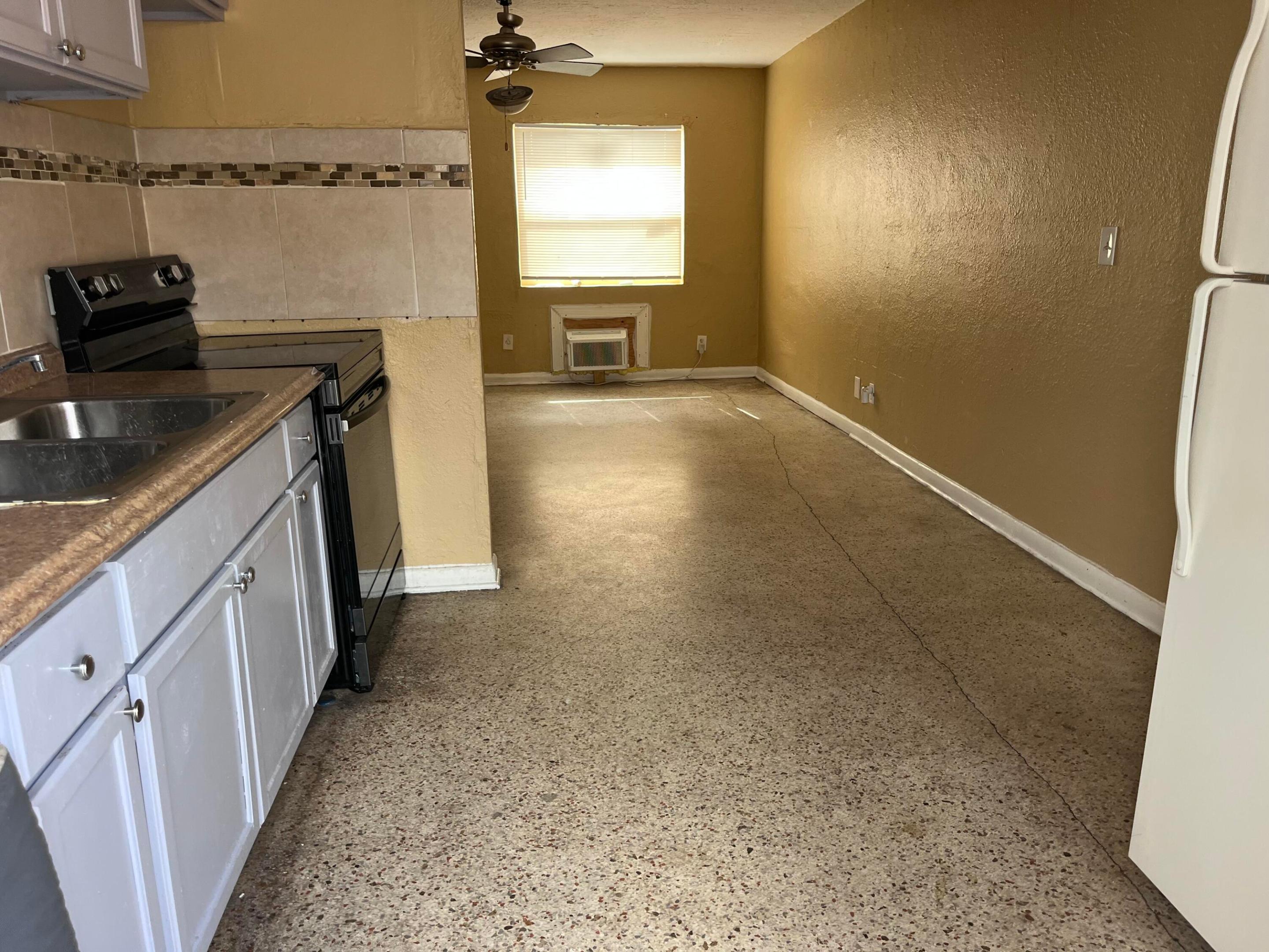 633 W 9th Street B