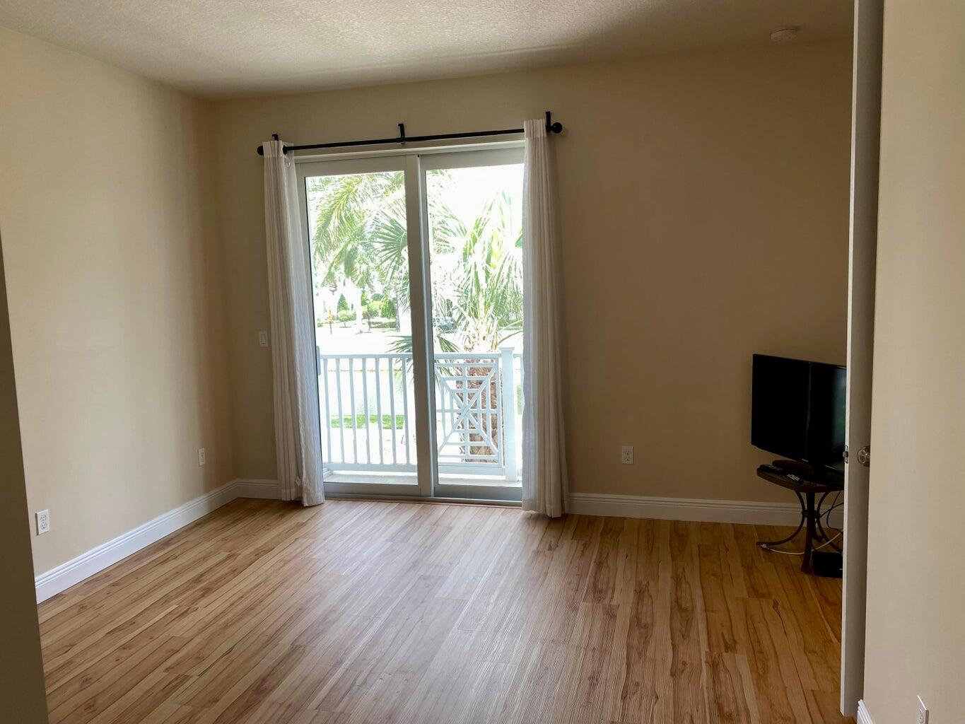 1422 S Jeaga Drive