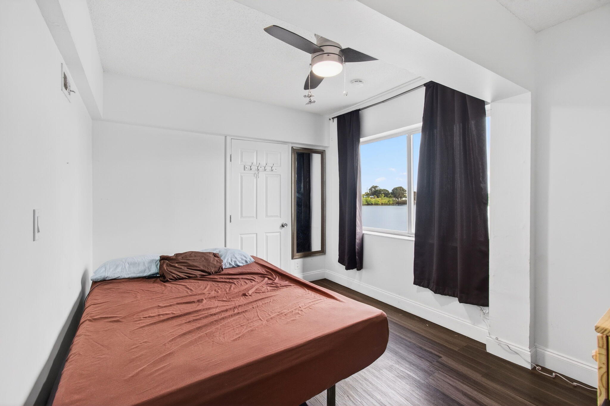 SOMMERSET CONDOMINIUMS - Residential