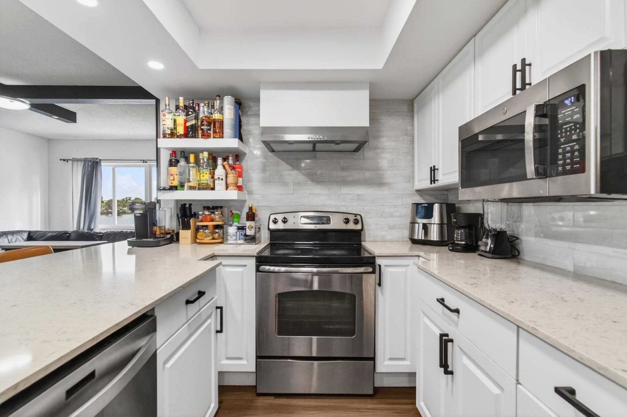 SOMMERSET CONDOMINIUMS - Residential