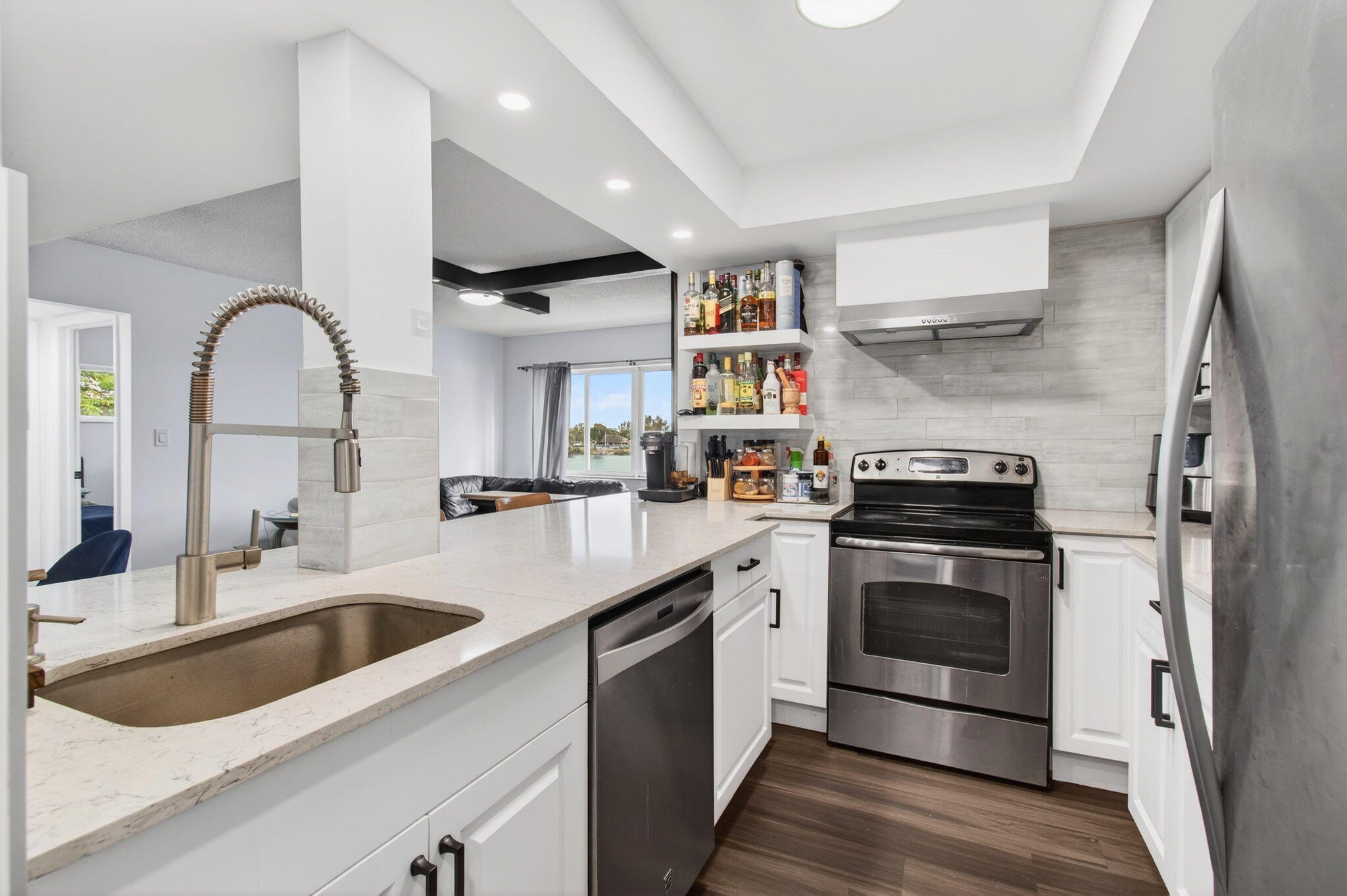 SOMMERSET CONDOMINIUMS - Residential