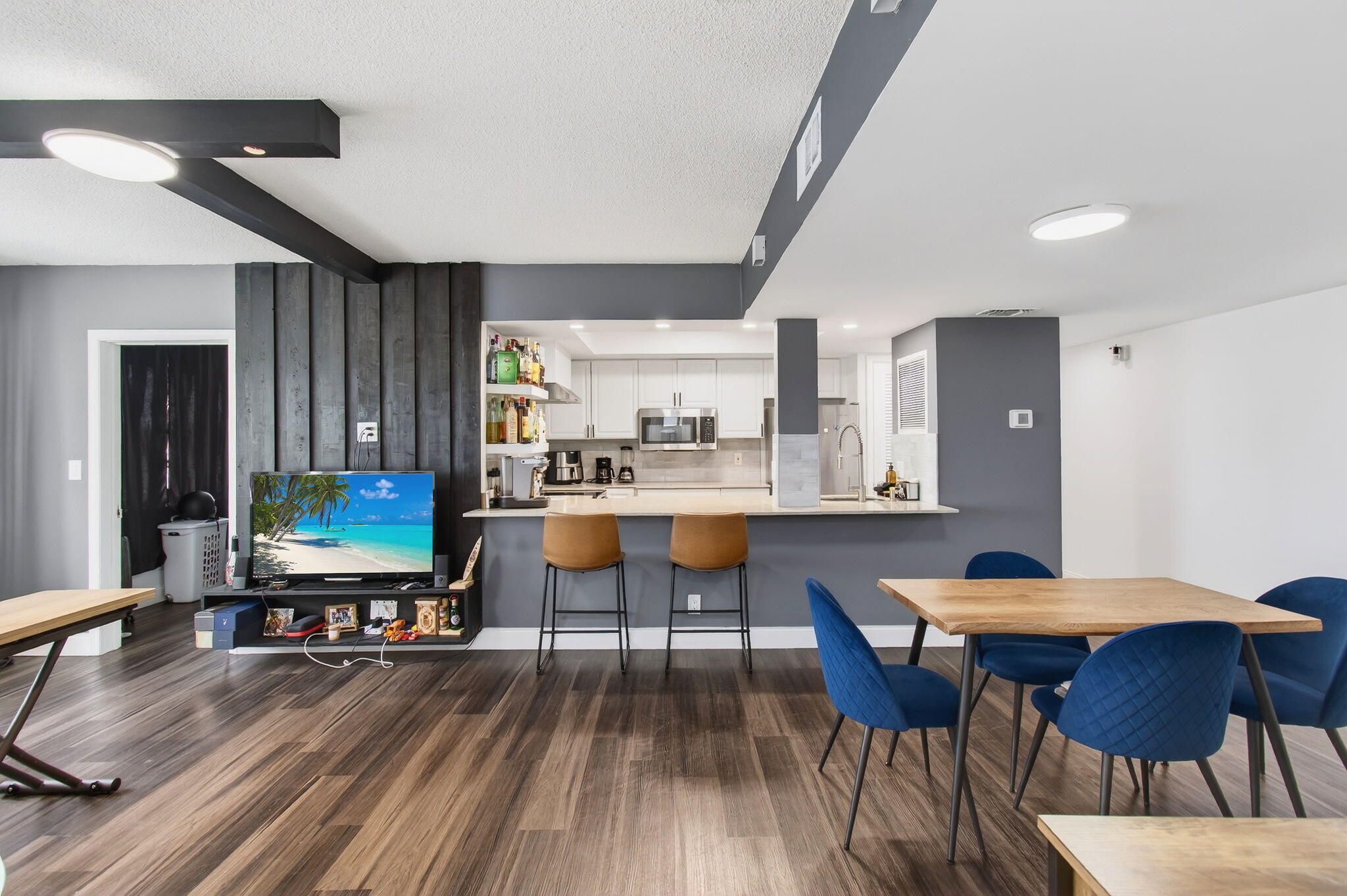 SOMMERSET CONDOMINIUMS - Residential