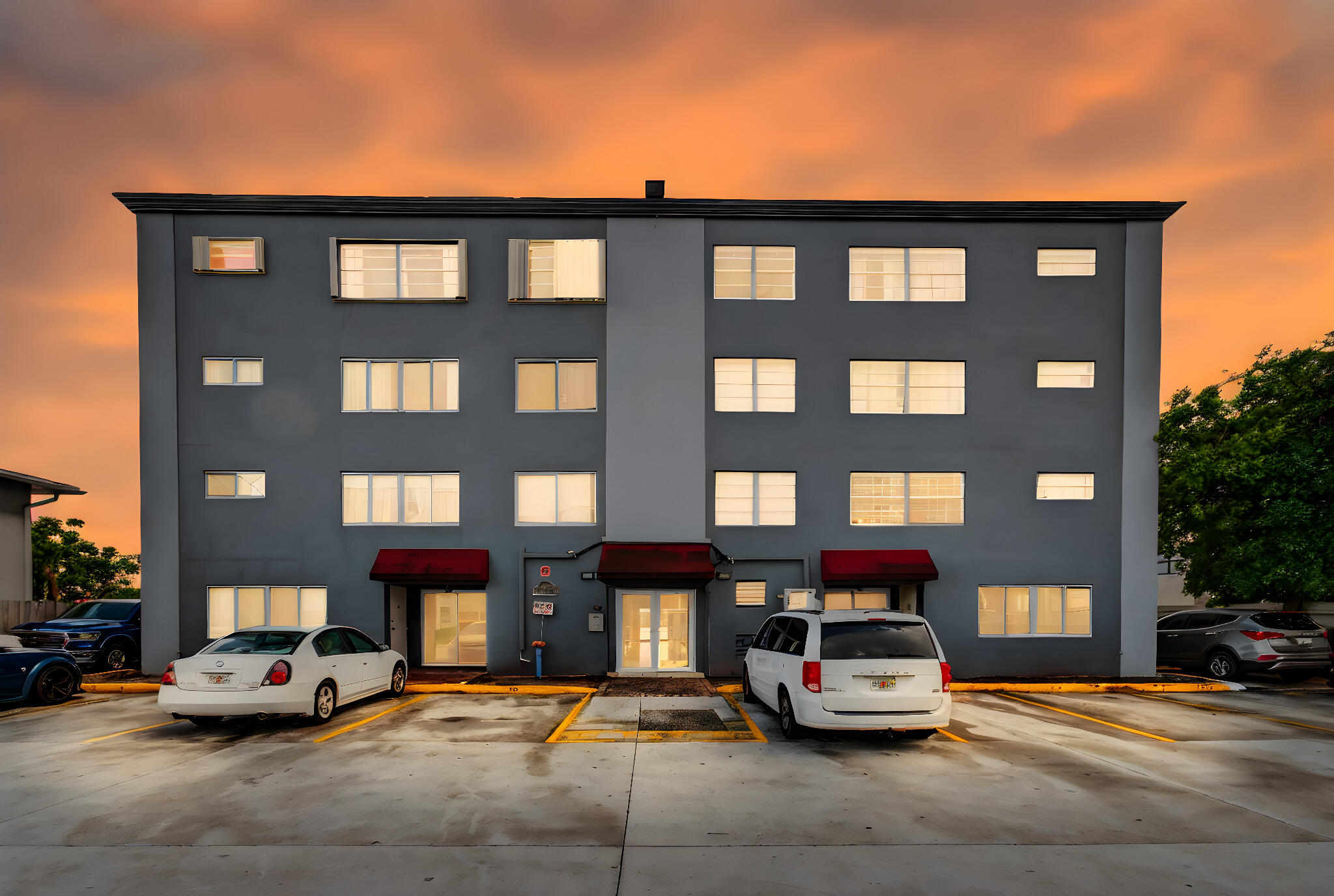 SOMMERSET CONDOMINIUMS - Residential