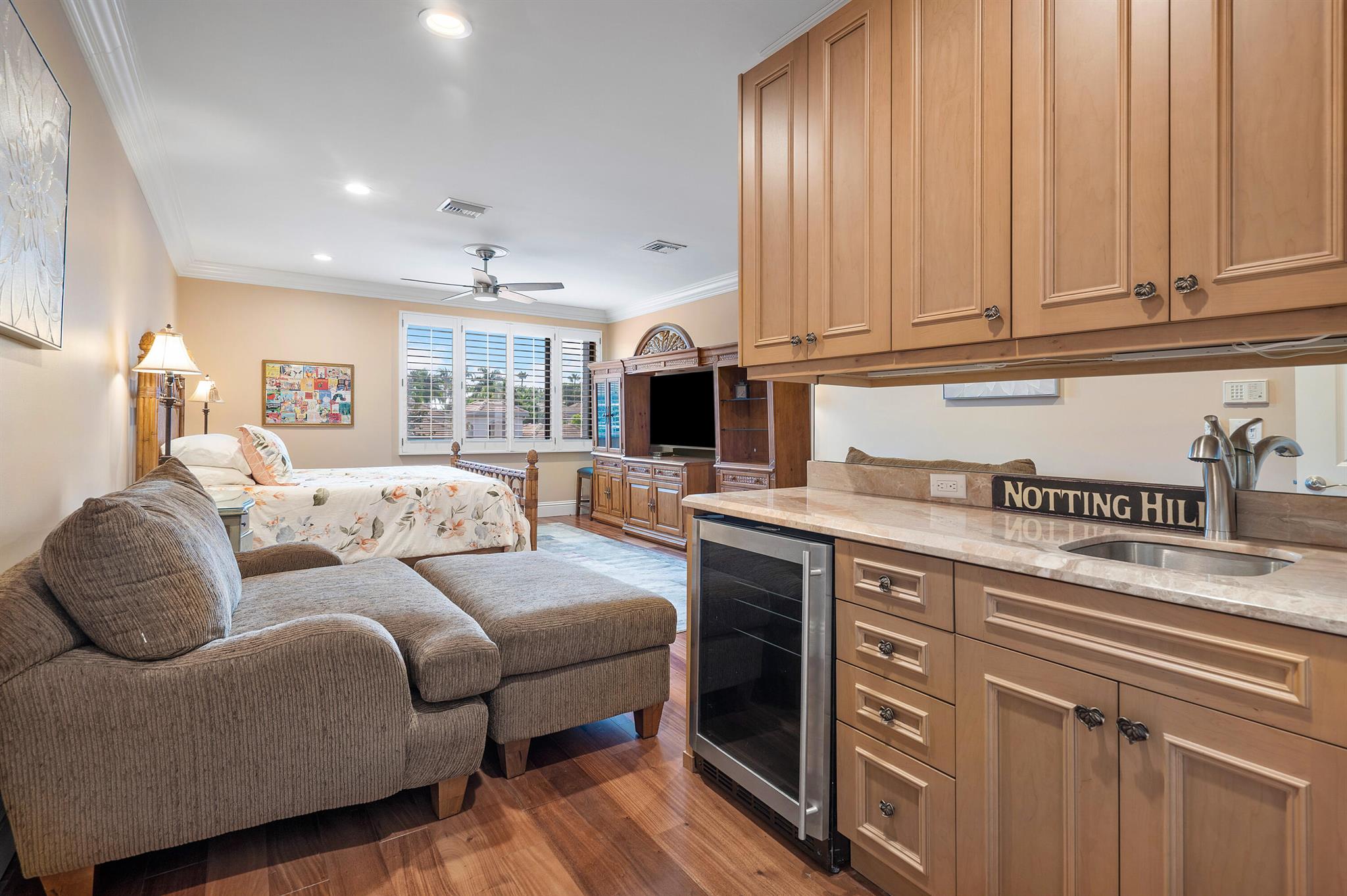 VINTAGE PLACE AT BROKEN S - Residential