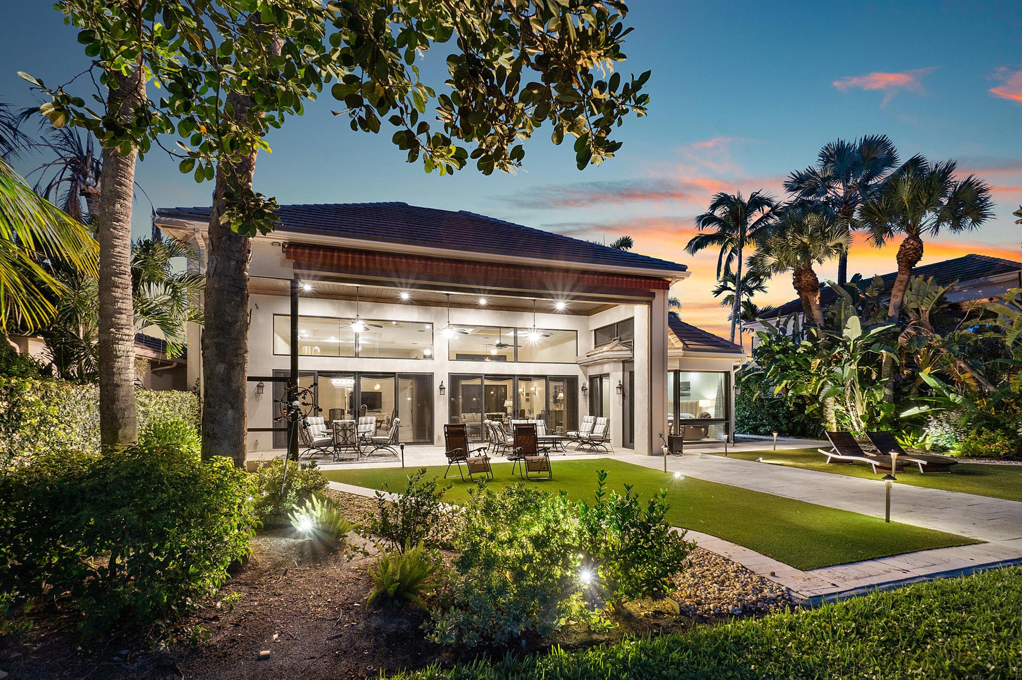 VINTAGE PLACE AT BROKEN S - Residential