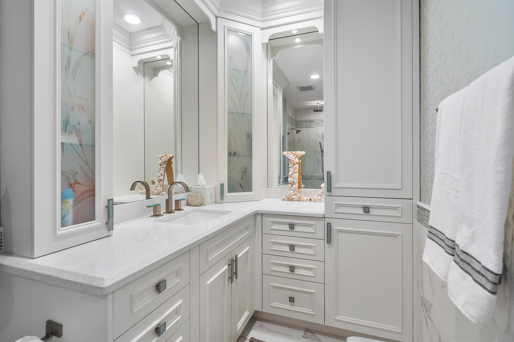 VINTAGE PLACE AT BROKEN S - Residential