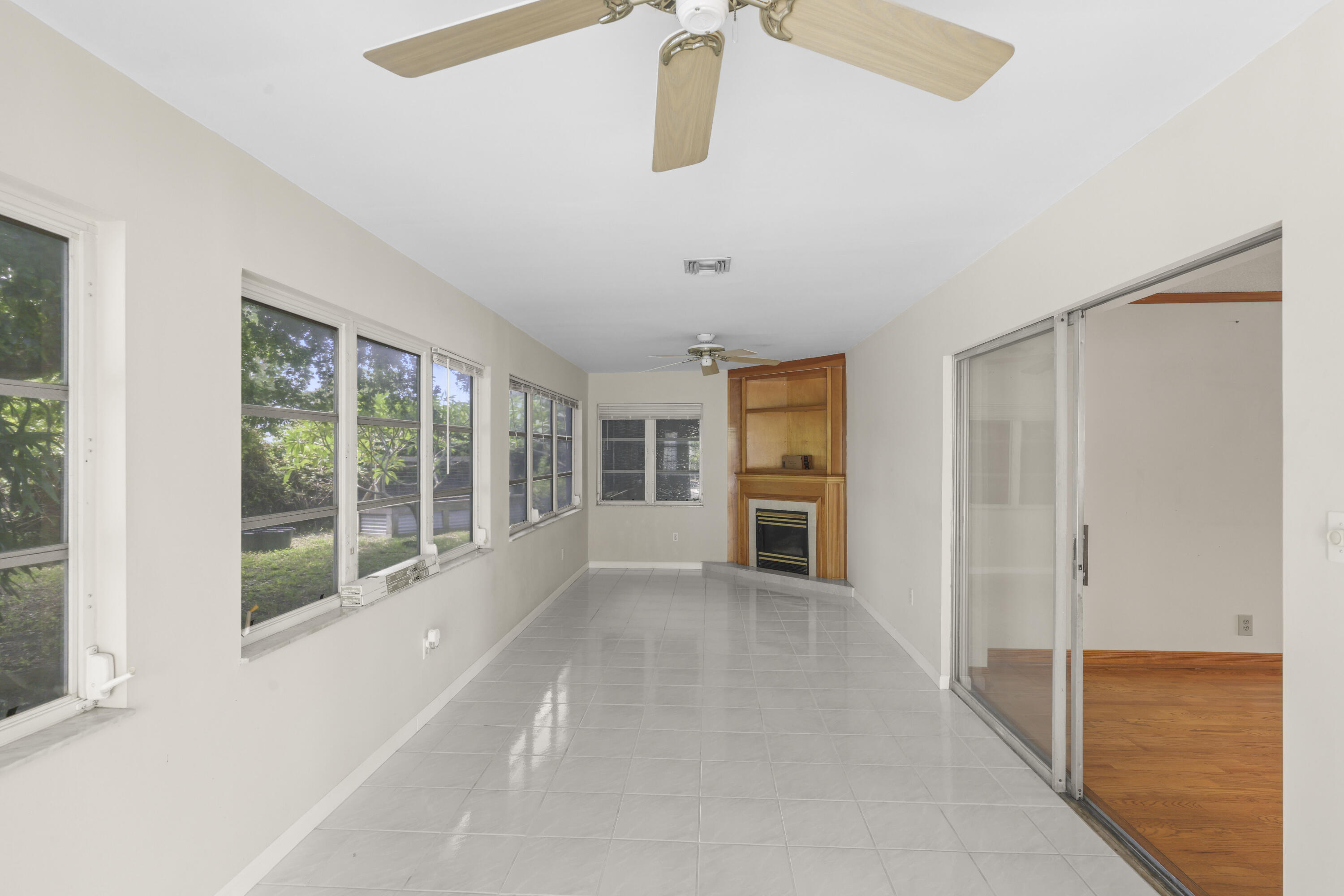 BOCA RATON SQUARE UNIT 19 - Residential