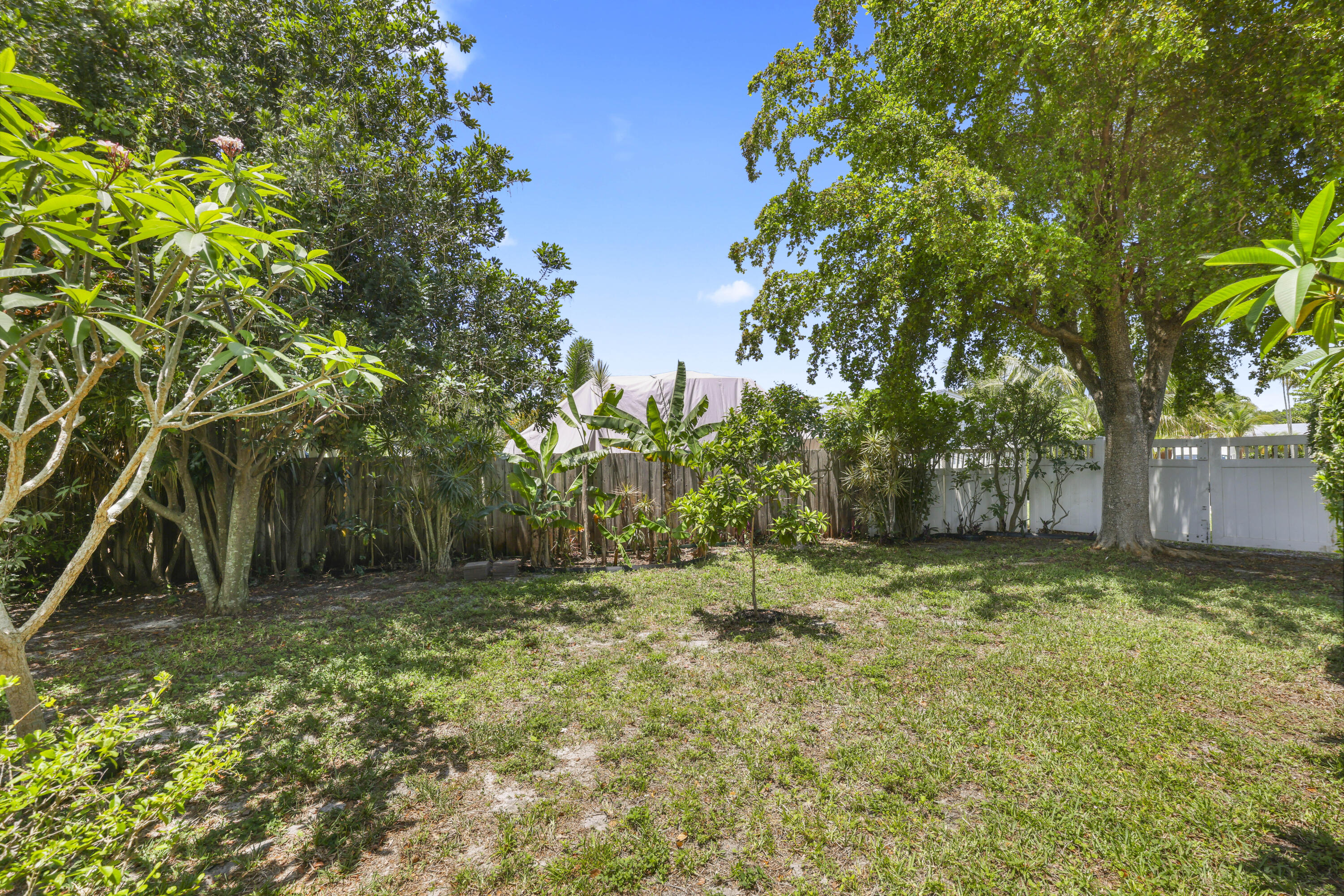 BOCA RATON SQUARE UNIT 19 - Residential