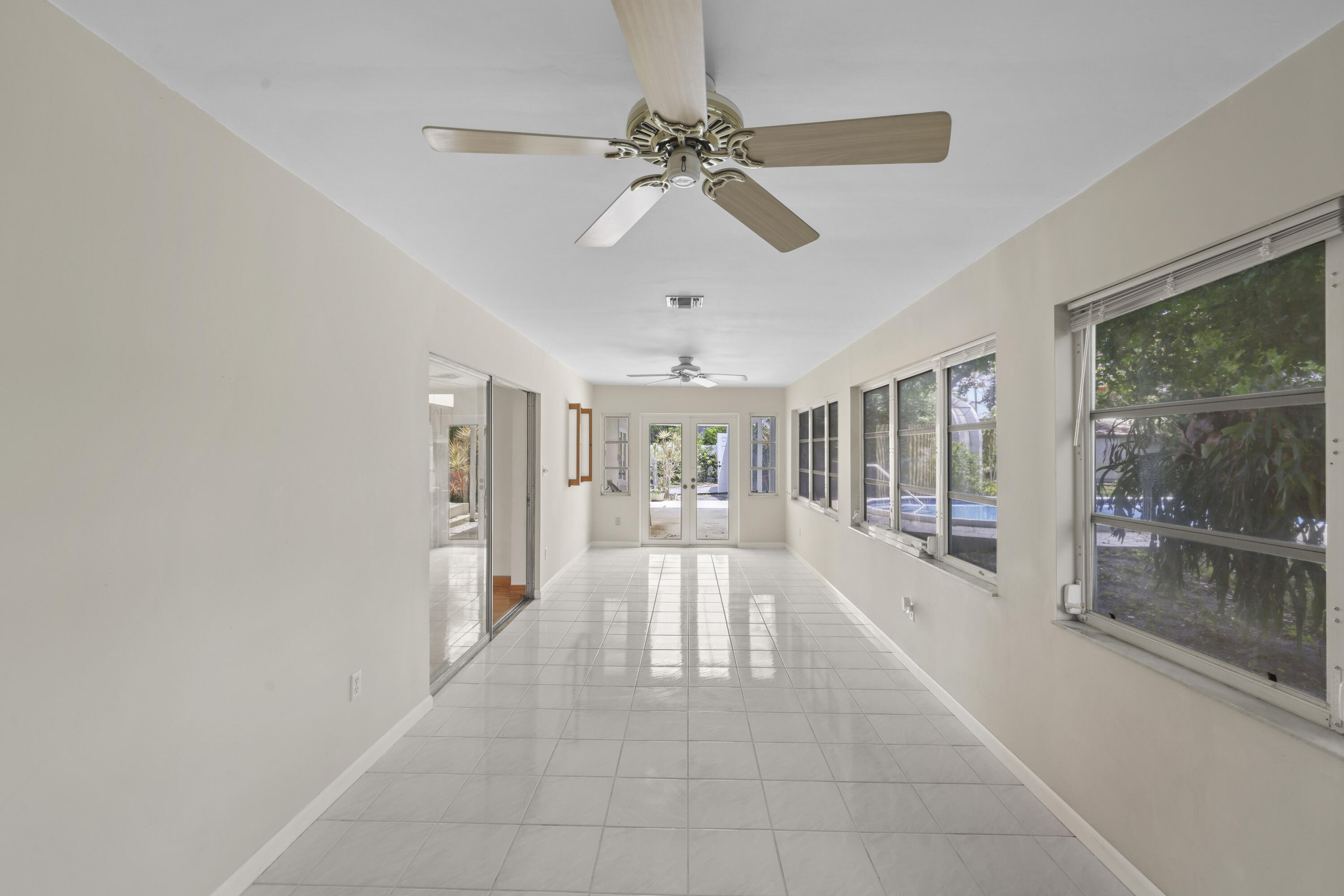 BOCA RATON SQUARE UNIT 19 - Residential