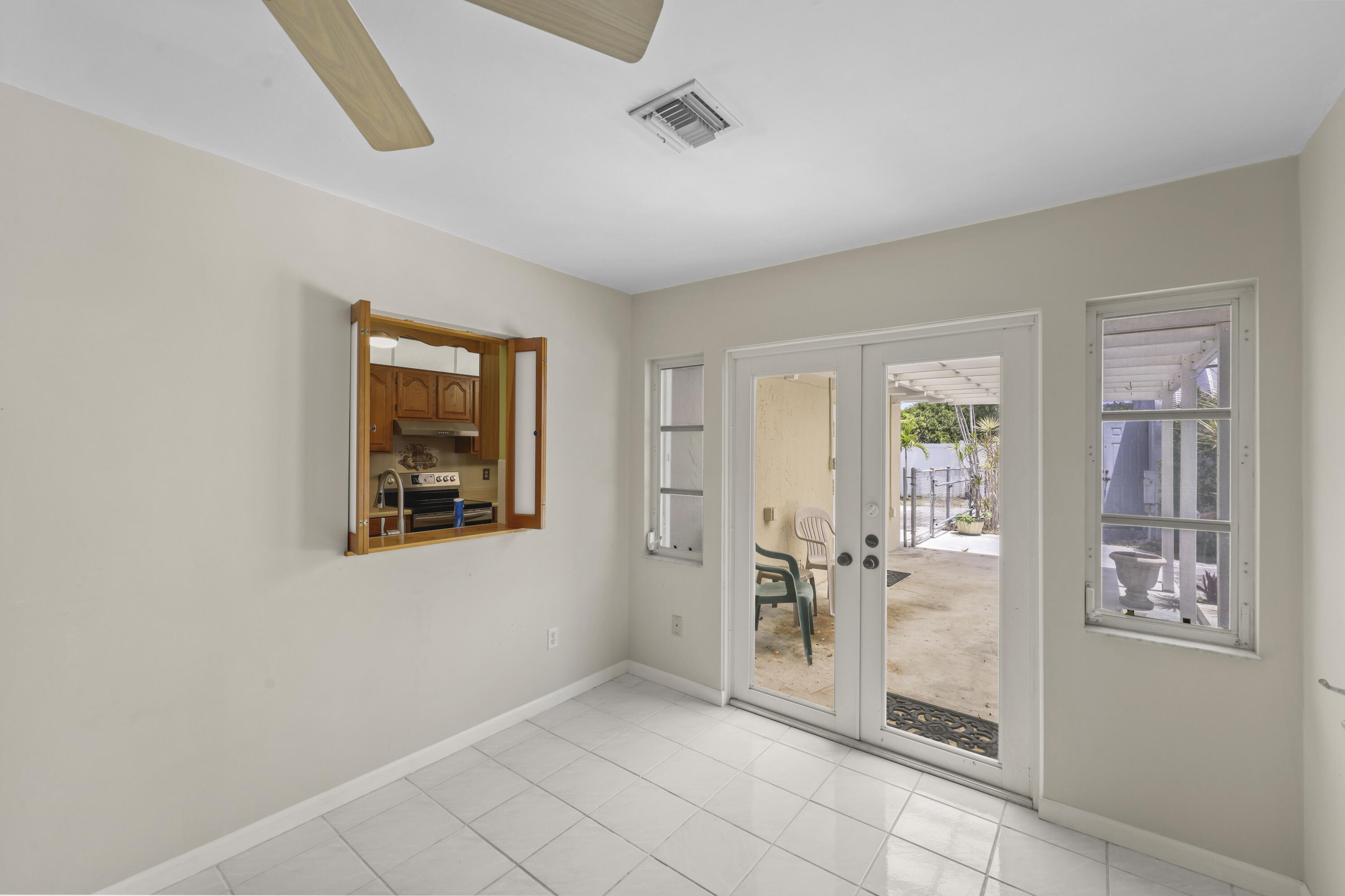 BOCA RATON SQUARE UNIT 19 - Residential