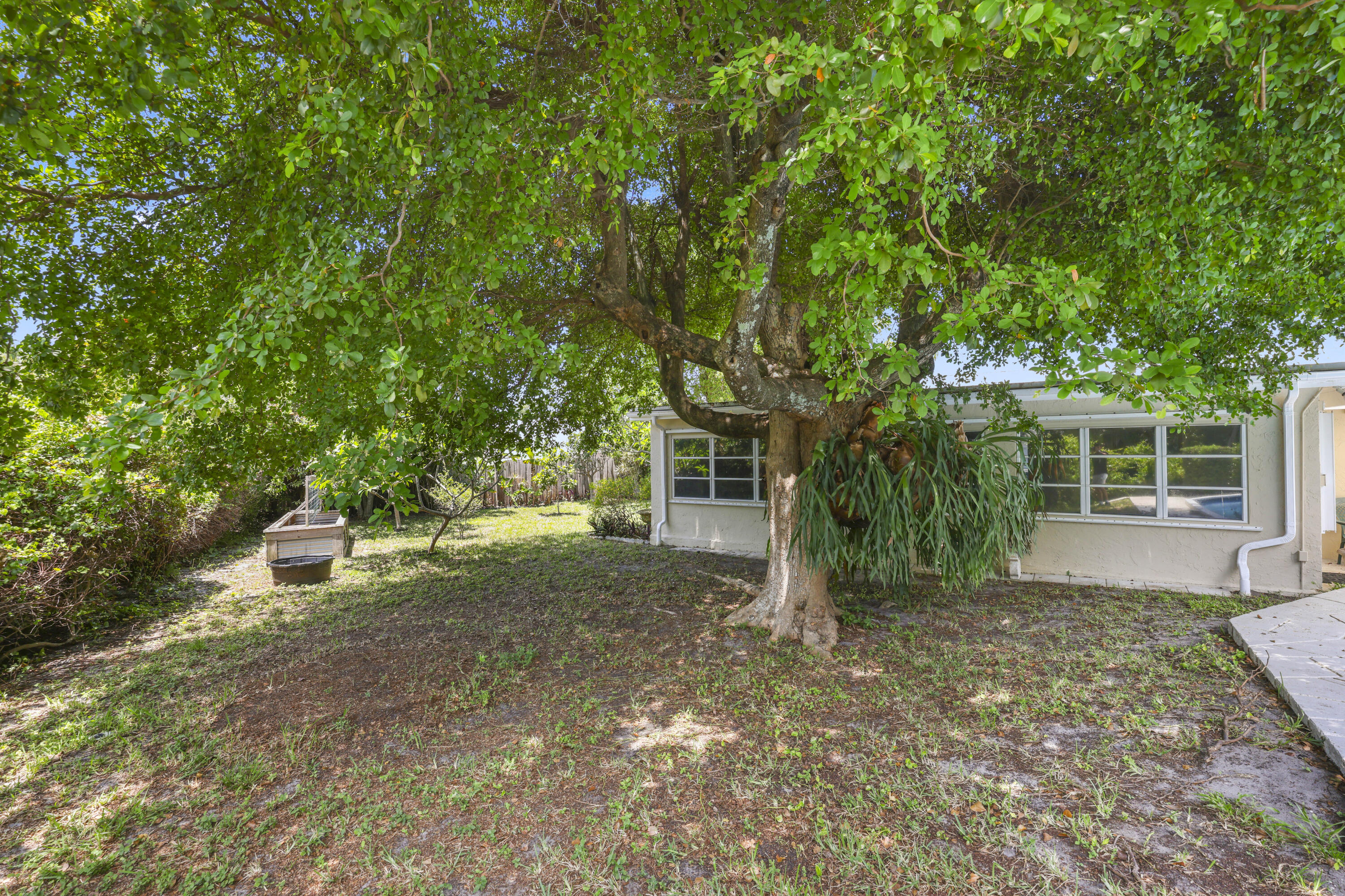 BOCA RATON SQUARE UNIT 19 - Residential