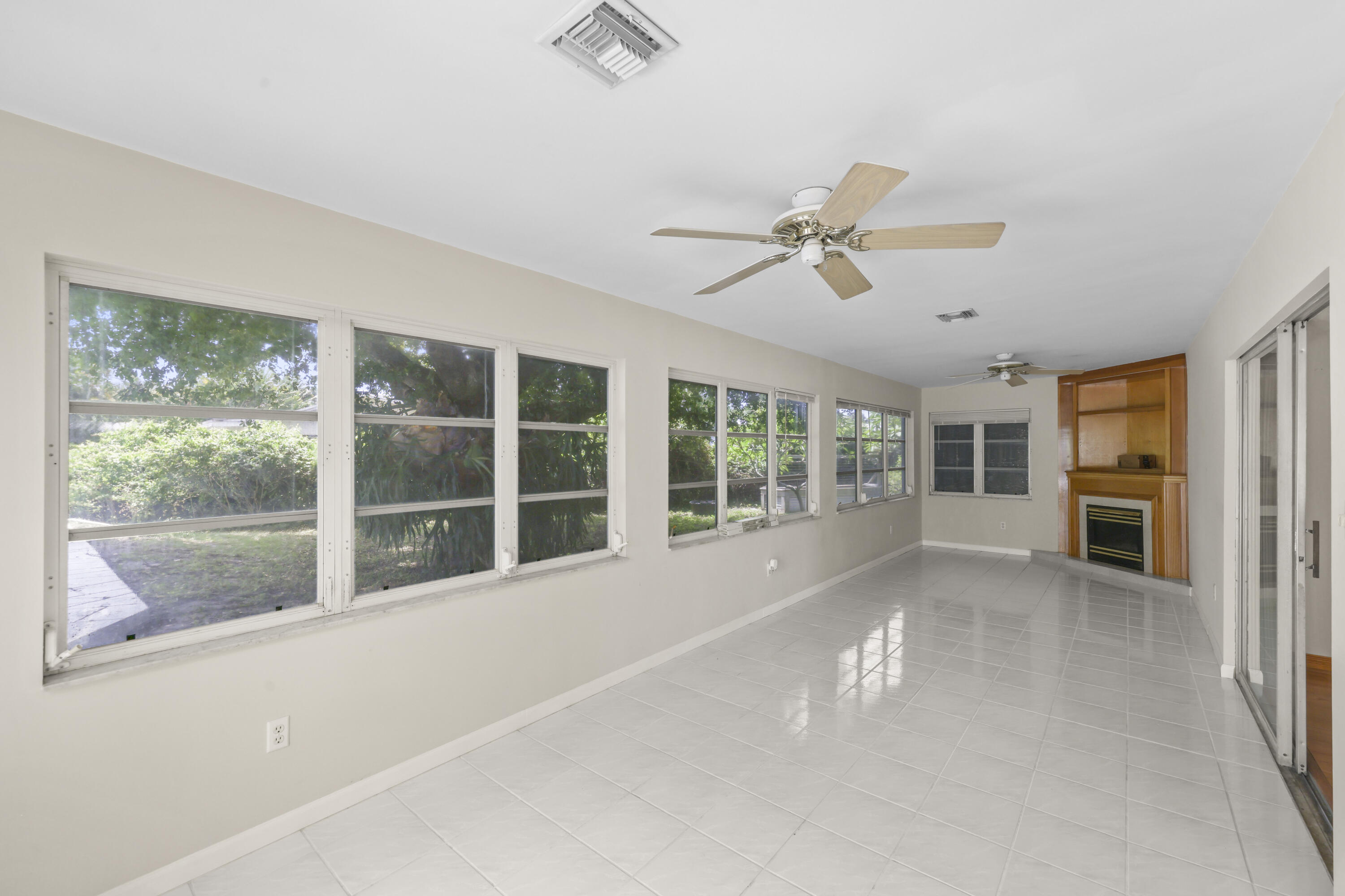 BOCA RATON SQUARE UNIT 19 - Residential