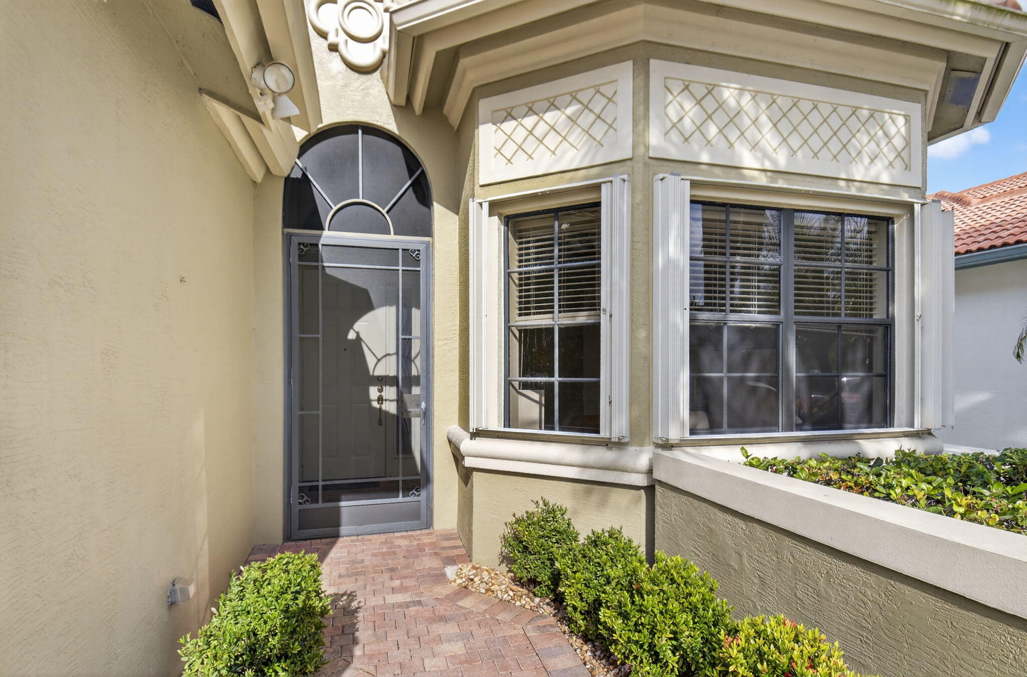 9822 Isles Cay Drive