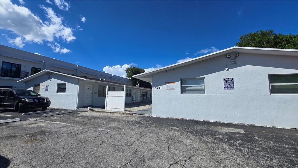 Photo of 2501 Pierce Street #6, Hollywood, FL 33020 (MLS # F10544315)