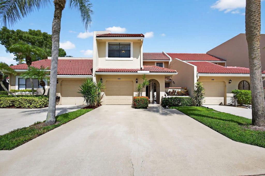 Photo of 816 Windermere Way, Palm Beach Gardens, FL 33418 (MLS # R11106020)